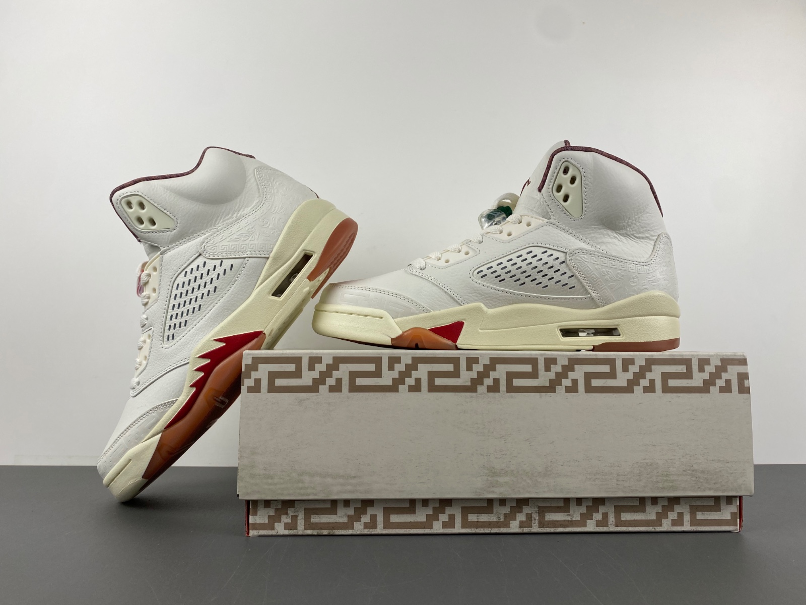 Air Jordan 5 “El Grito”HF8833-100