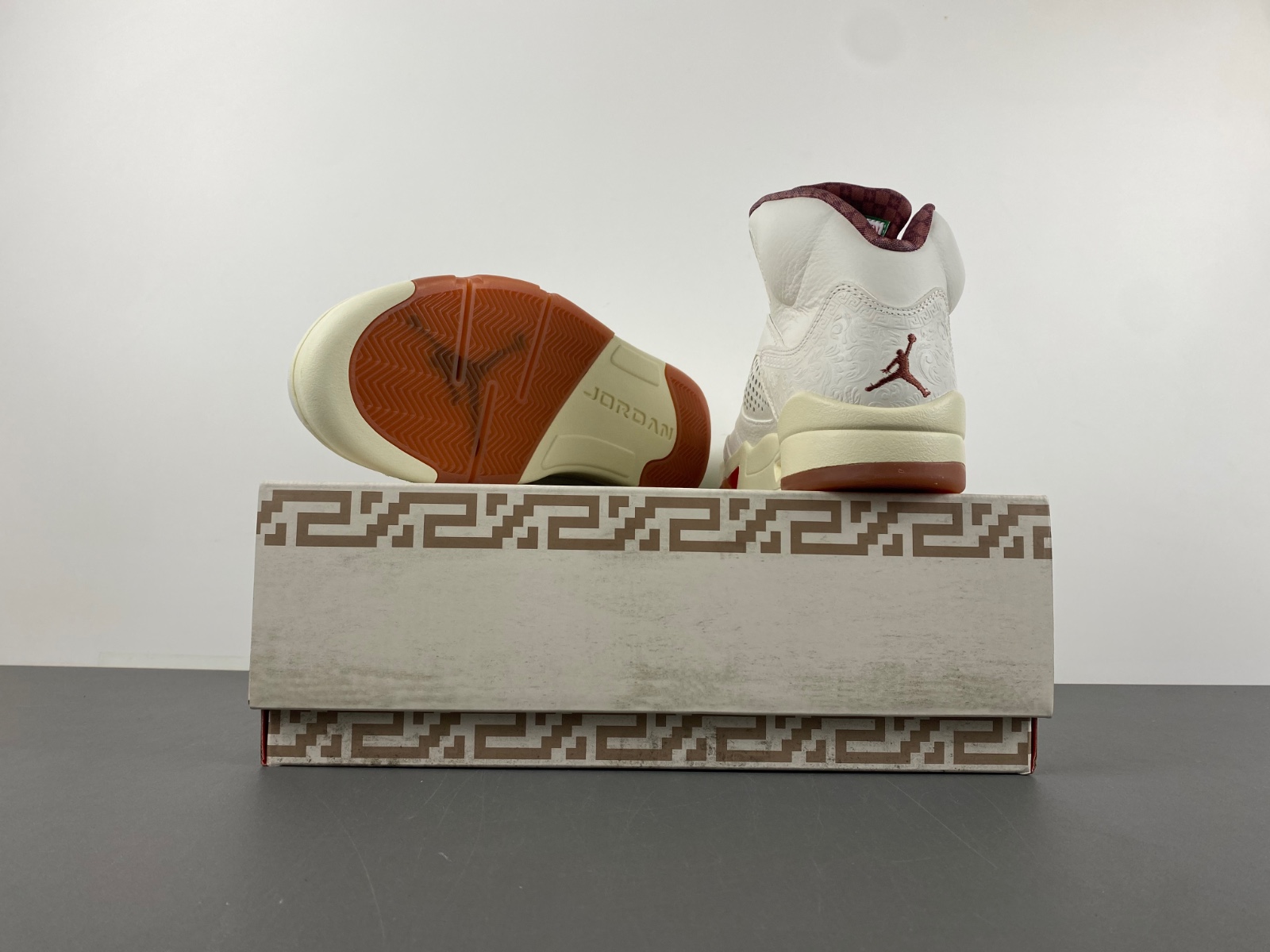 Air Jordan 5 “El Grito”HF8833-100