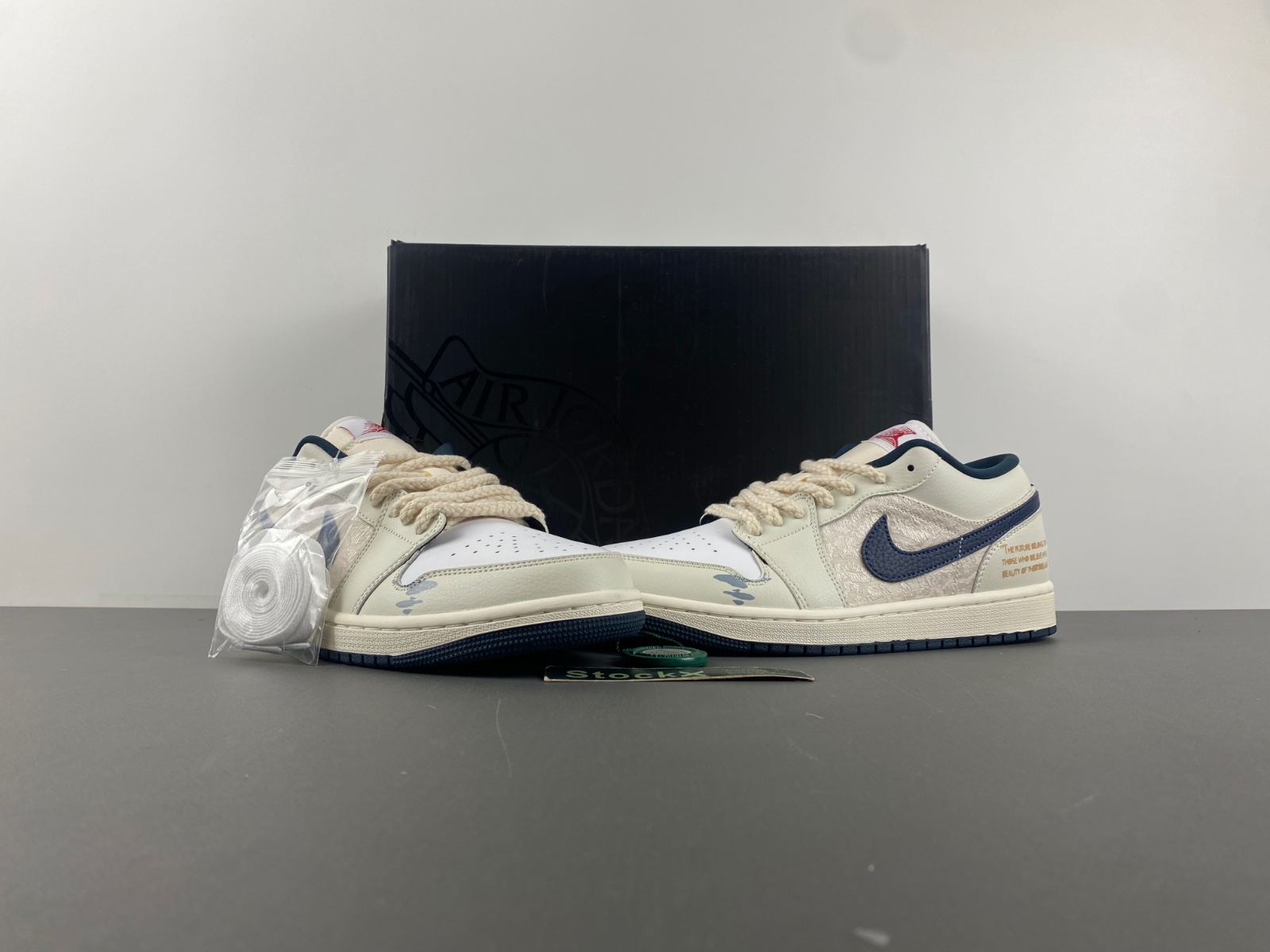 Air Jordan 1 Low HM3711-144