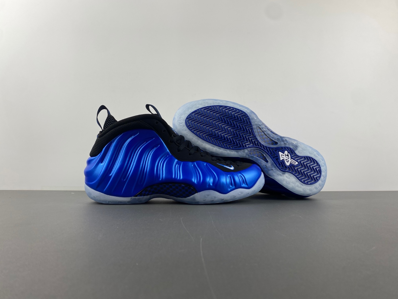 Nike Air Foamposite One “Royal” FQ8181-511