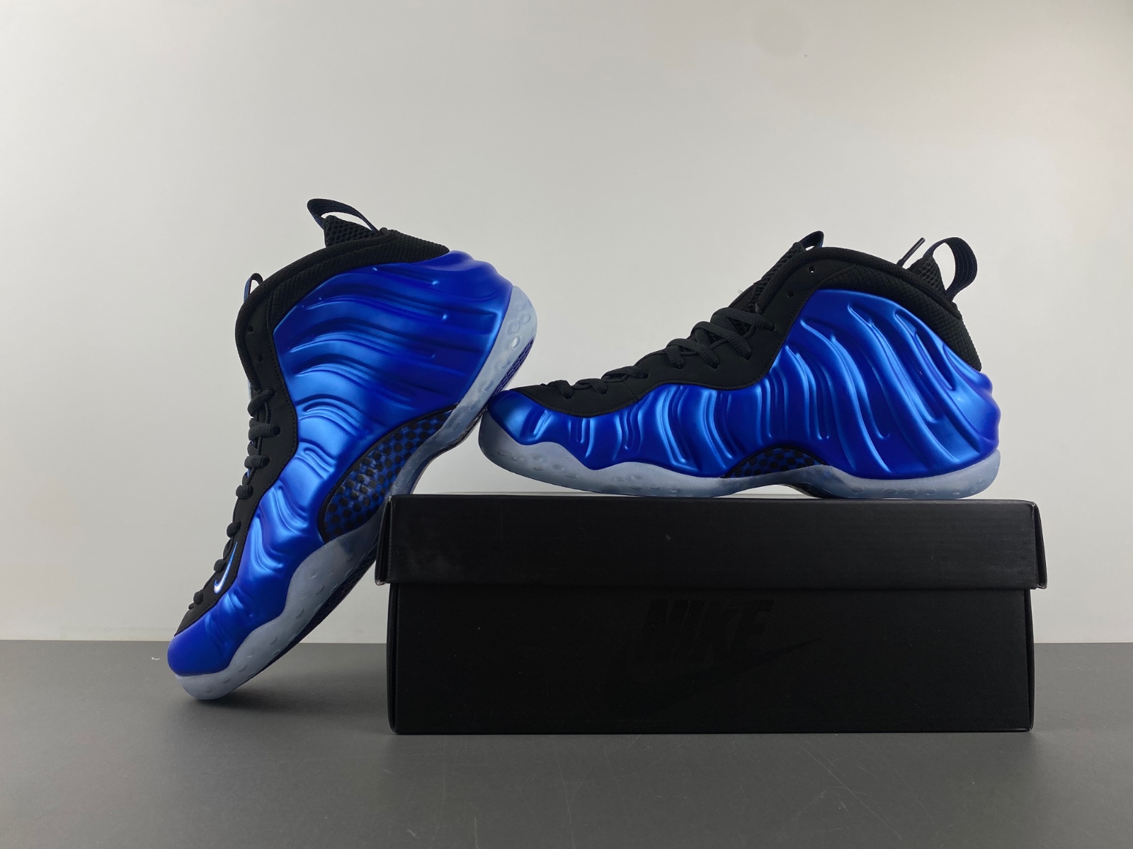 Nike Air Foamposite One “Royal” FQ8181-511