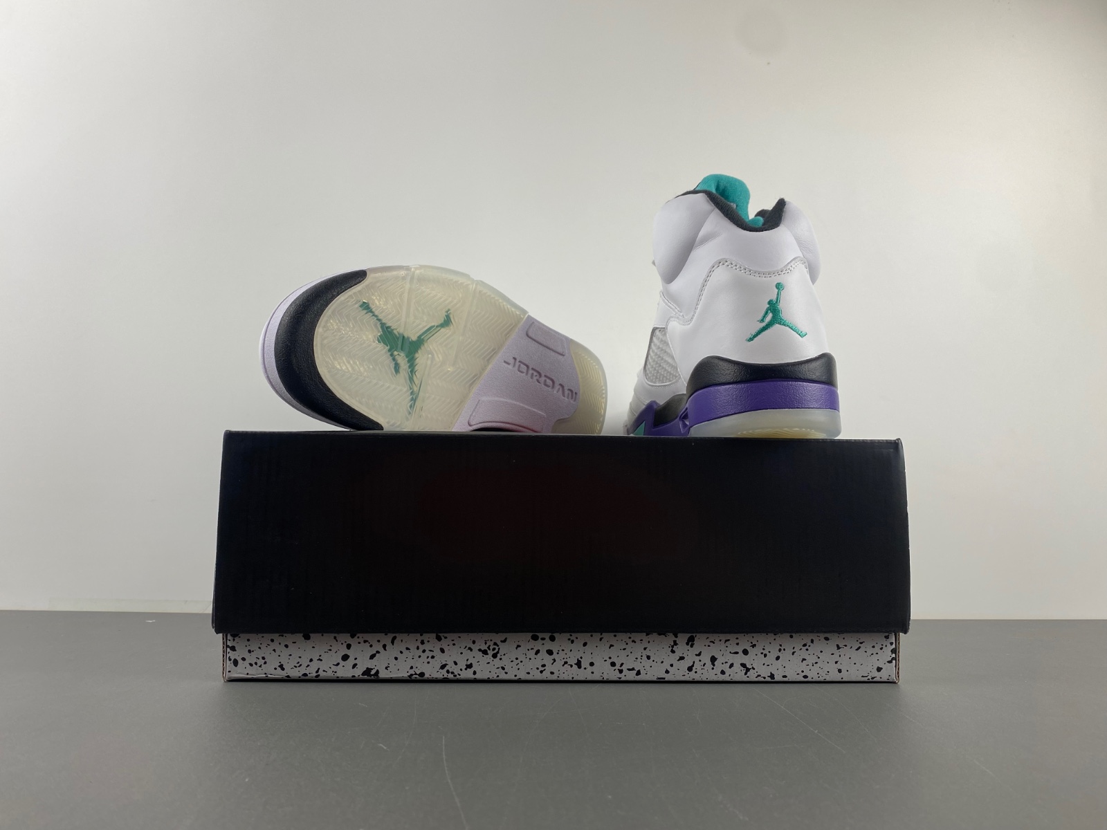 r Jordan 5 Retro 