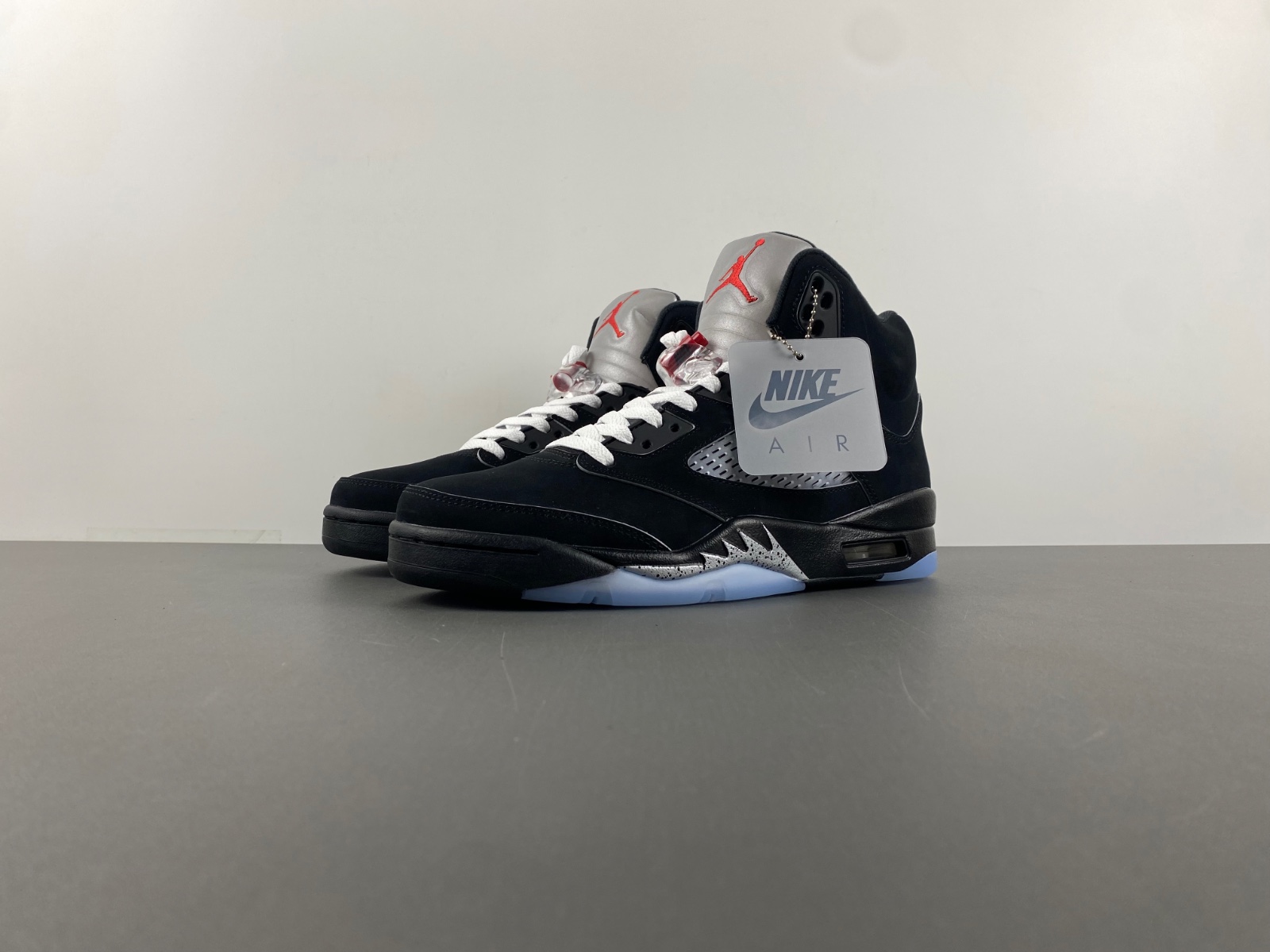 Air Jordan 5 “Black Metallic Reimagined HF3975-001