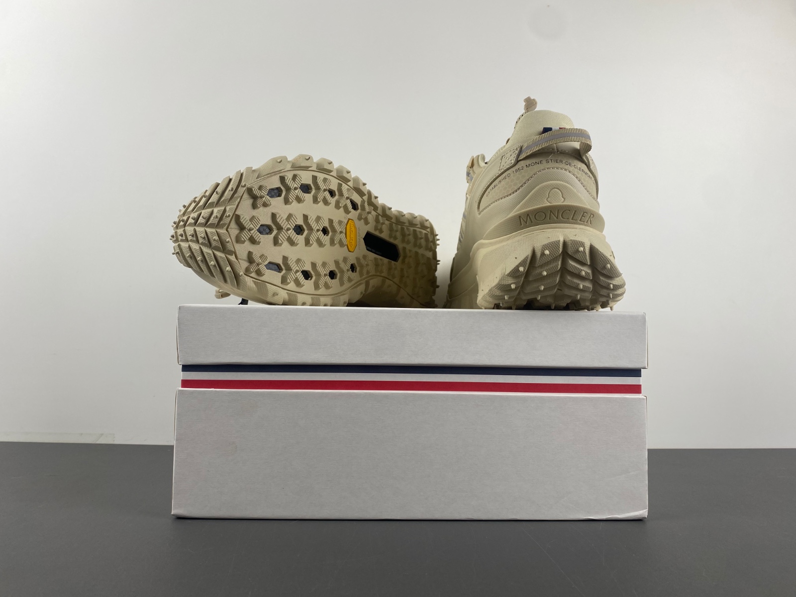 Moncler  Beige low top