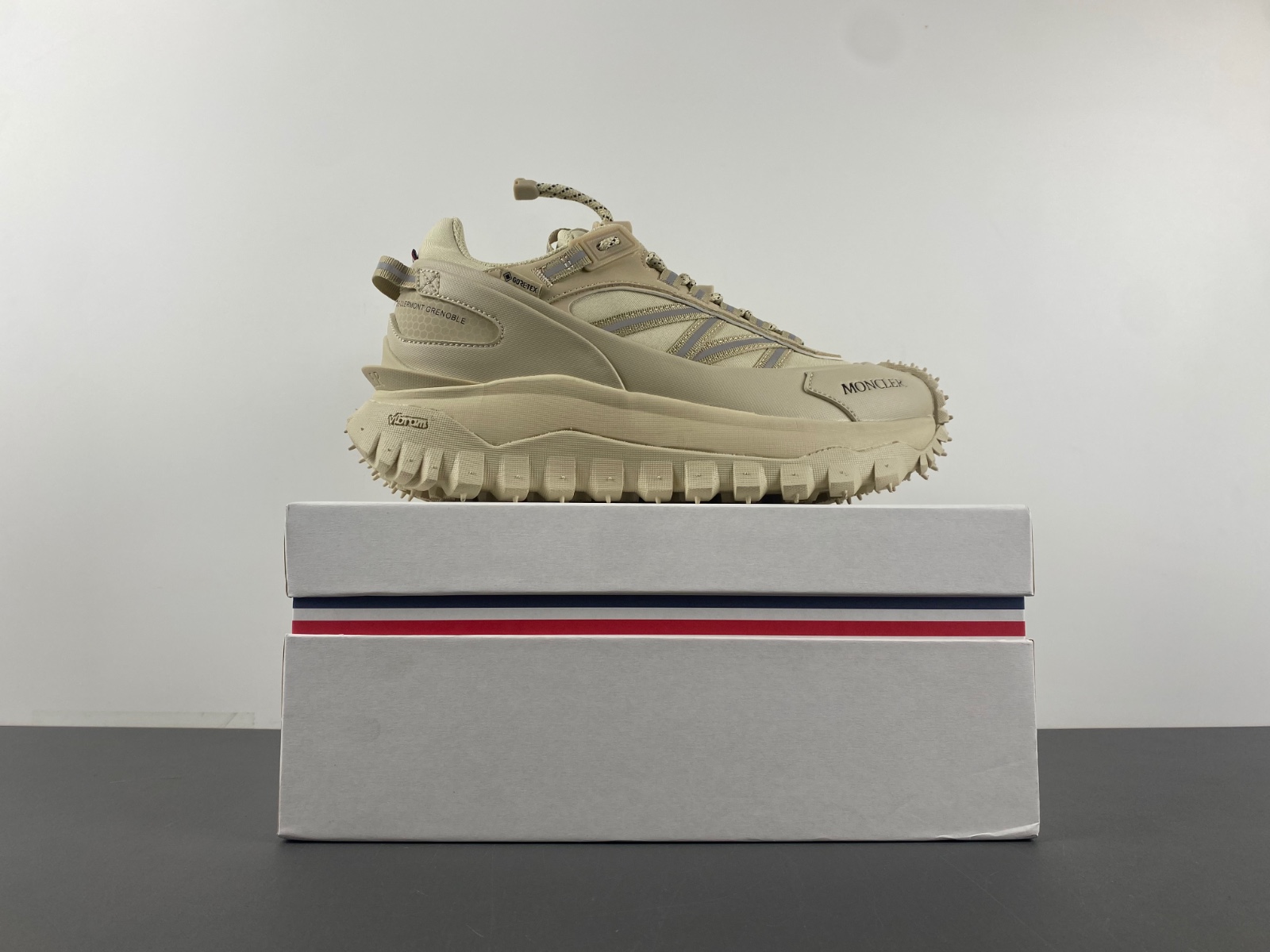 Moncler  Beige low top