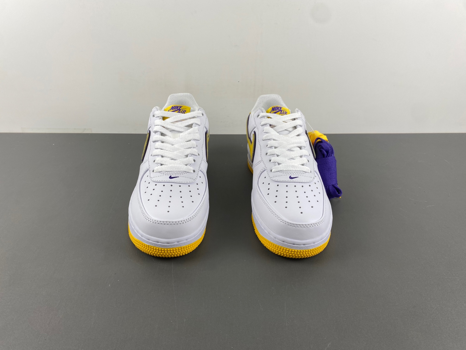 Kobe Bryant x Nike Air Force 1 Low FZ1151-100