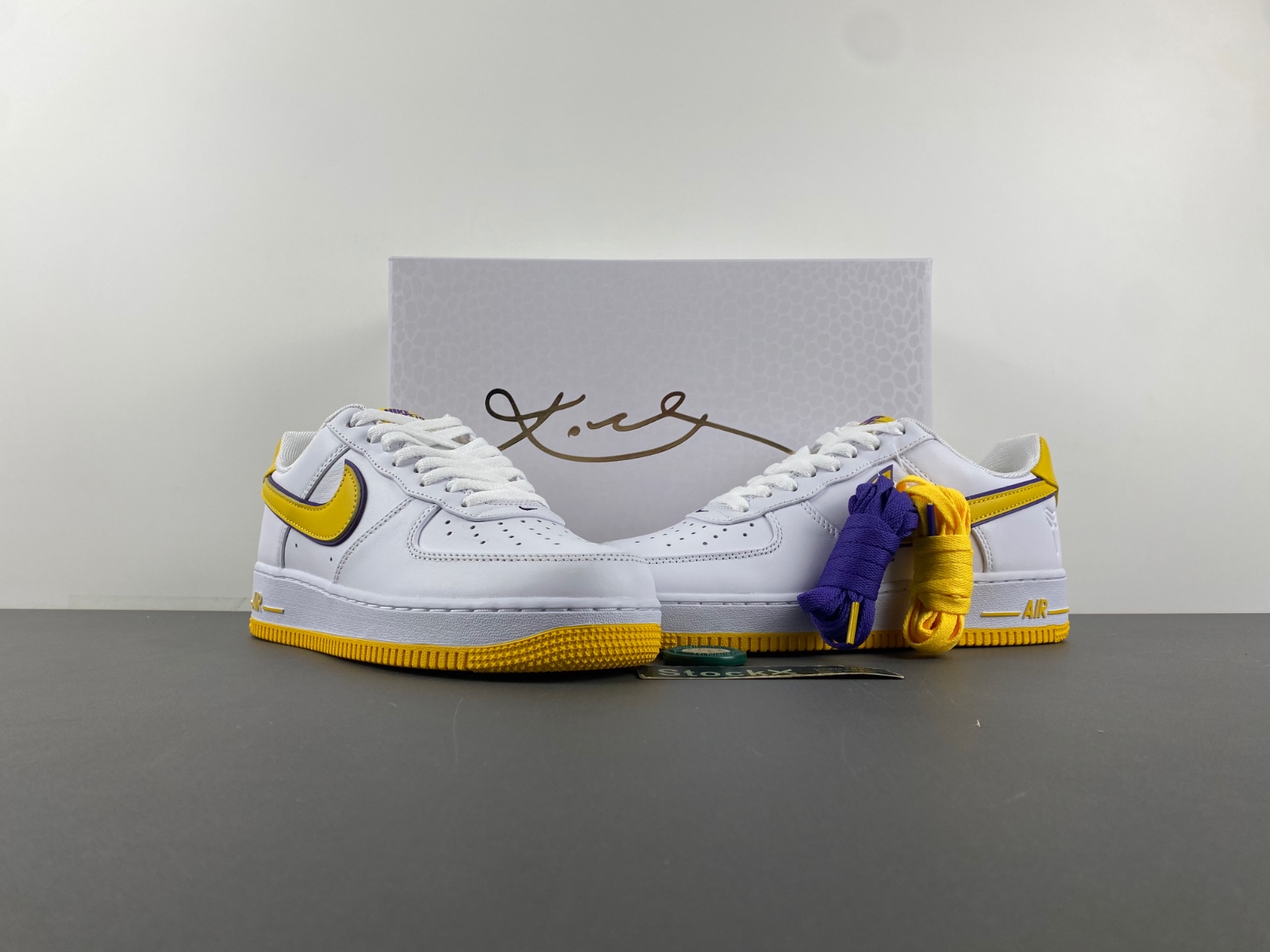 Kobe Bryant x Nike Air Force 1 Low FZ1151-100