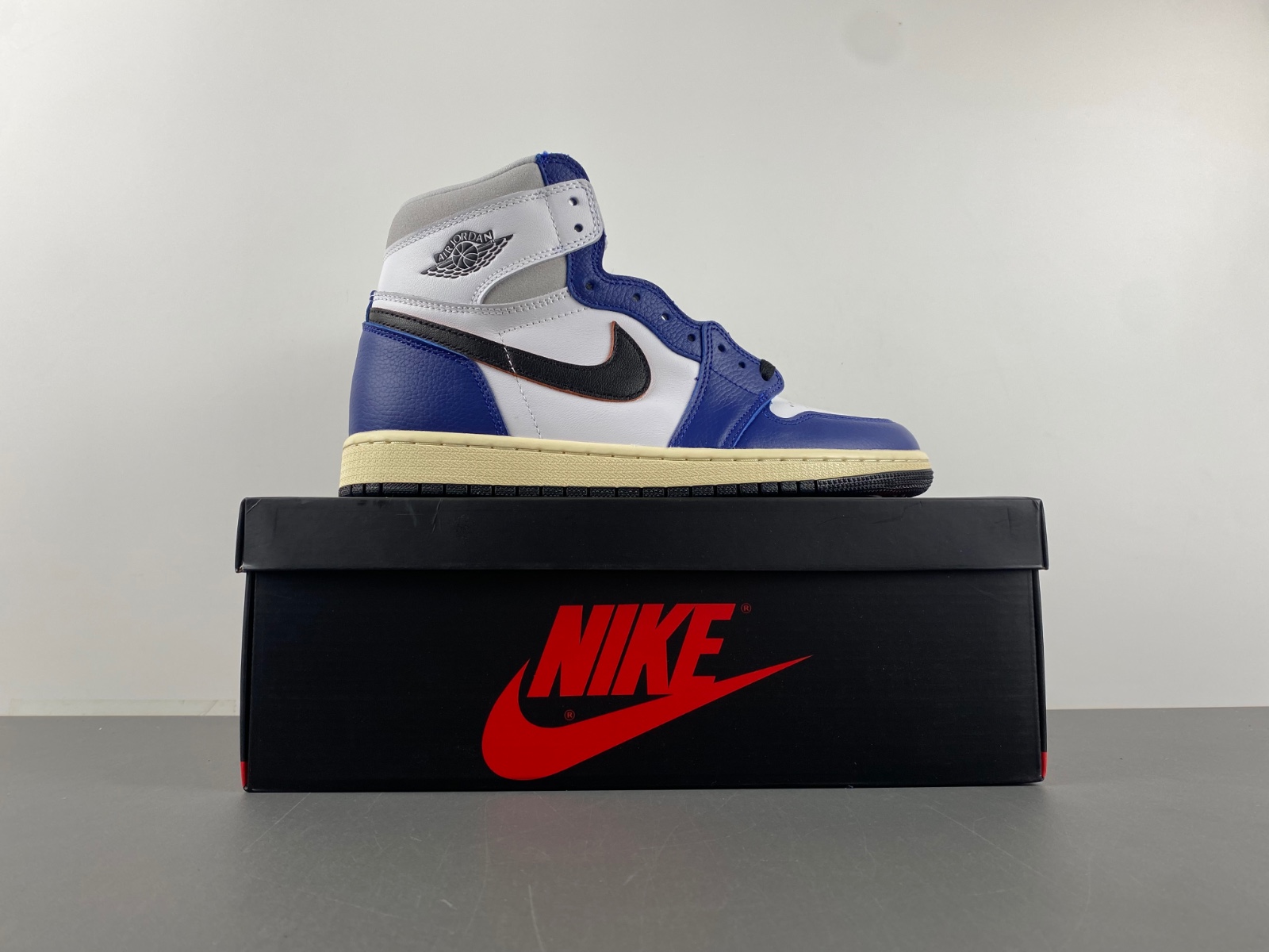 Air Jordan 1 High OG DZ5485-100