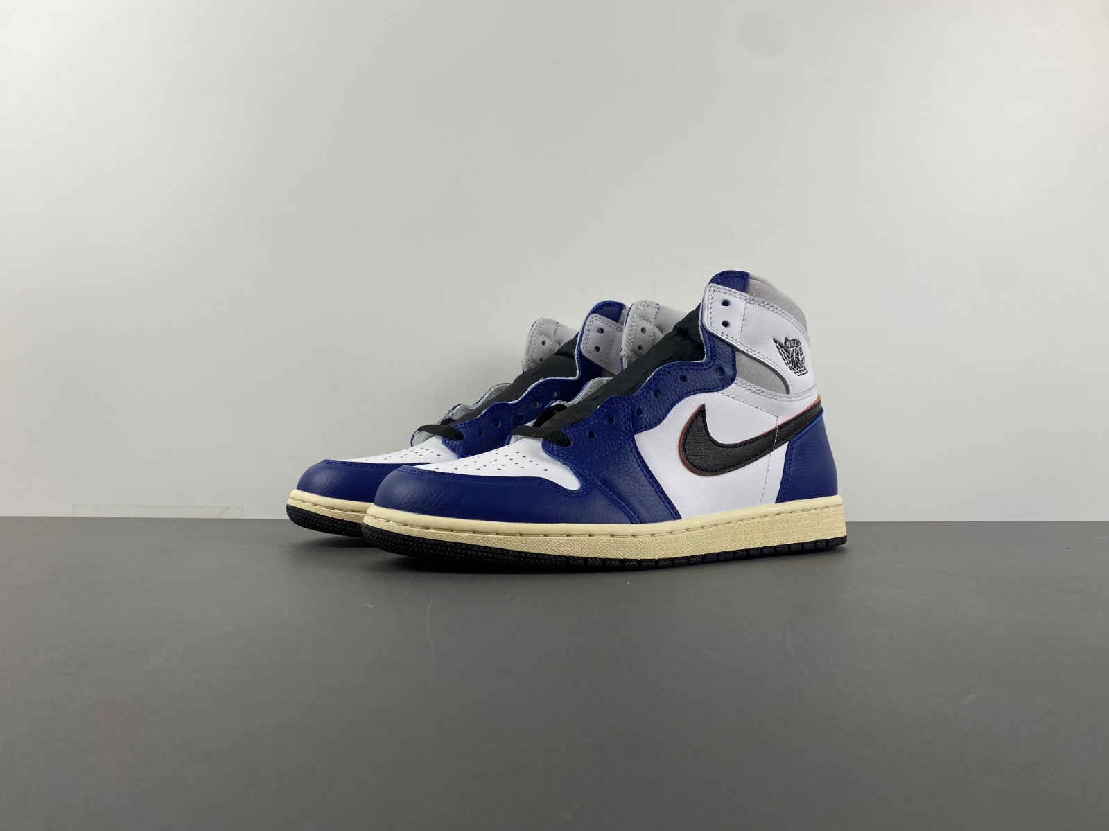 Air Jordan 1 High OG DZ5485-100