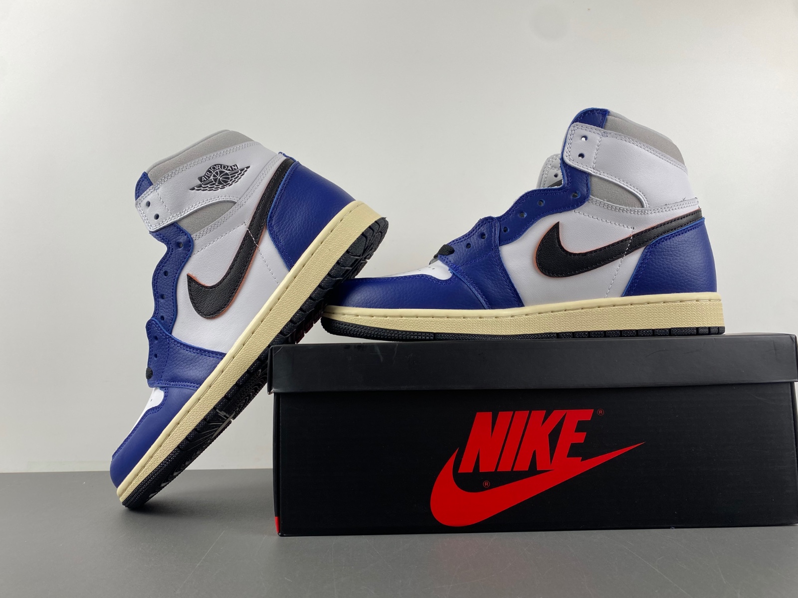 Air Jordan 1 High OG DZ5485-100