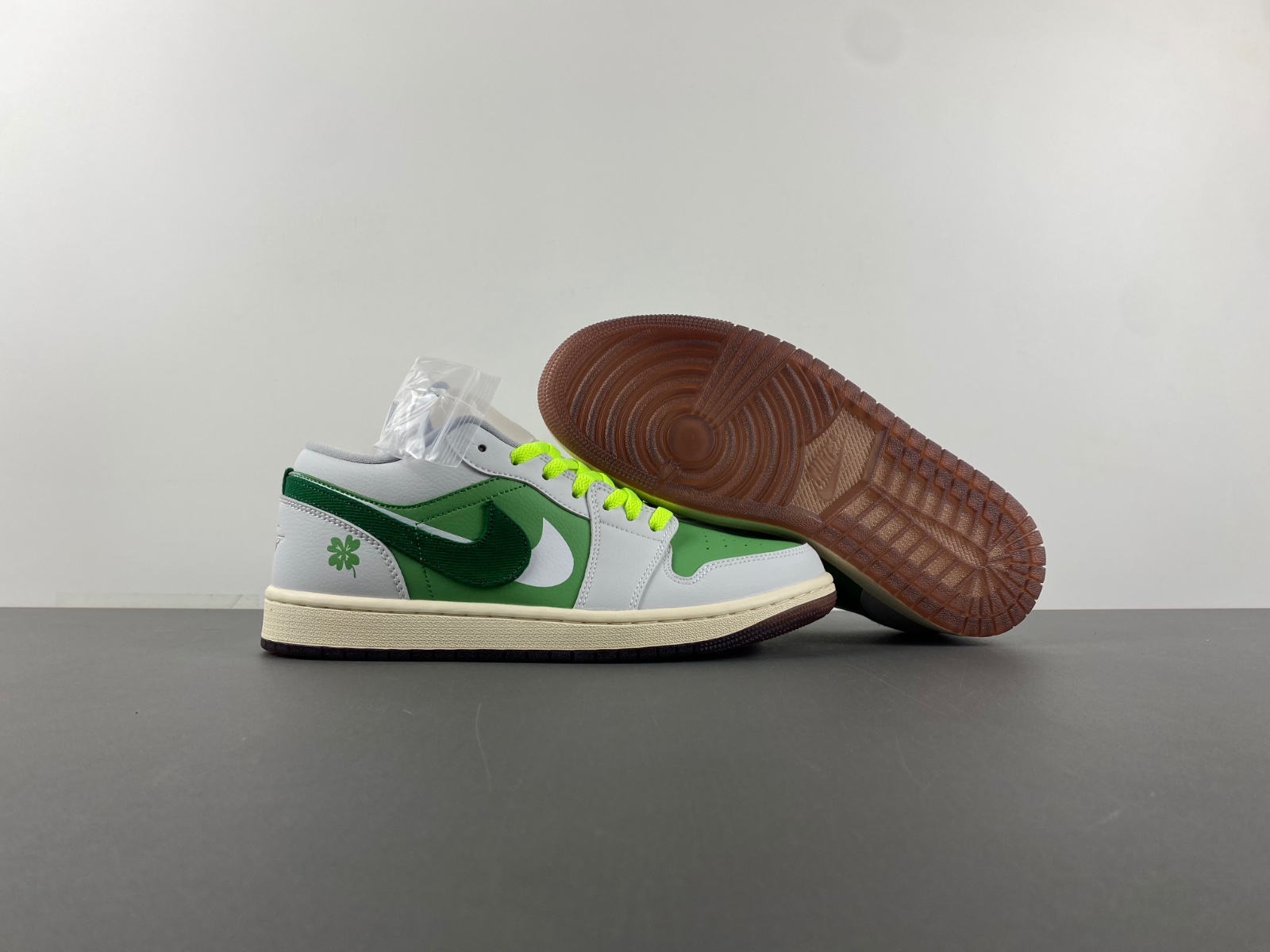 Air Jordan 1 Low  FZ5046-041