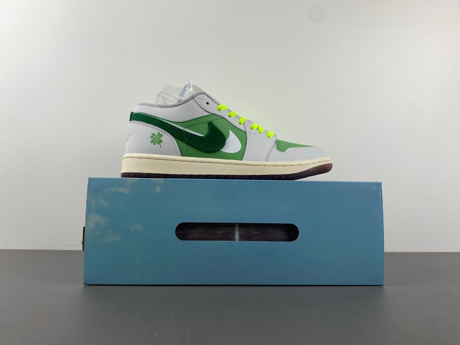 Air Jordan 1 Low  FZ5046-041