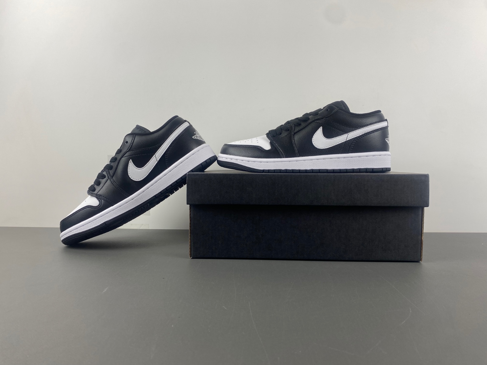 Air Jordan 1 Low 553558-043