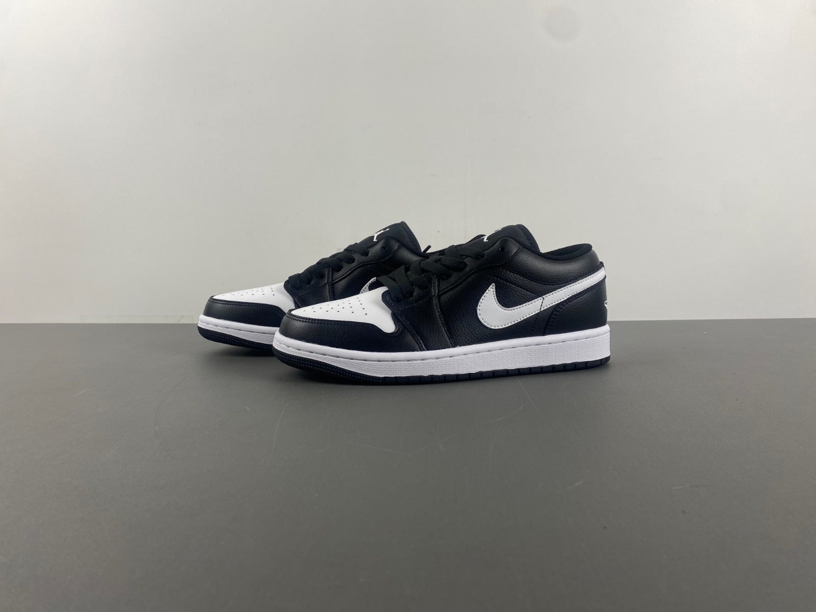 Air Jordan 1 Low 553558-043