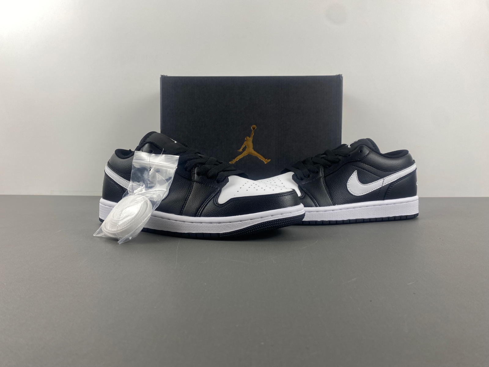 Air Jordan 1 Low 553558-043