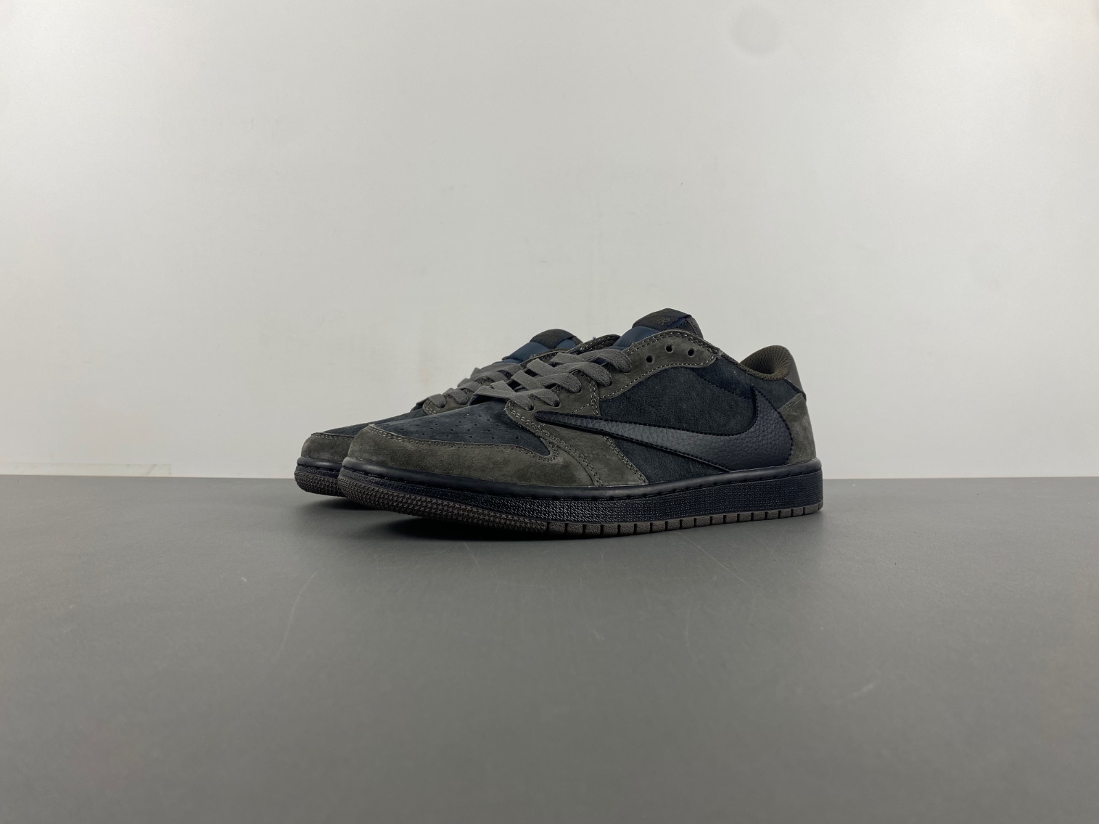 Travis Scott x Air Jordan 1 Low OG CQ4277-111