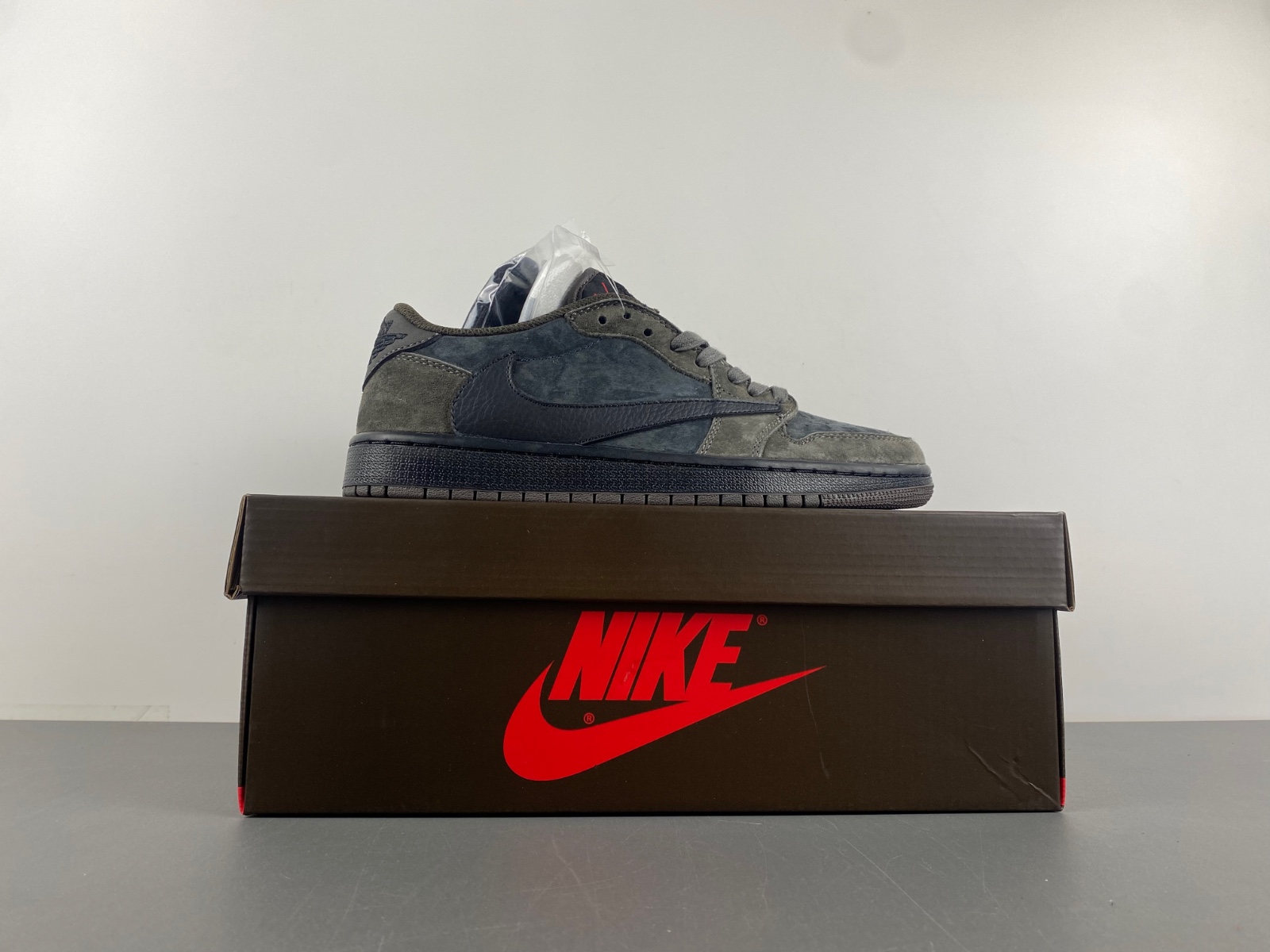 Travis Scott x Air Jordan 1 Low OG CQ4277-111