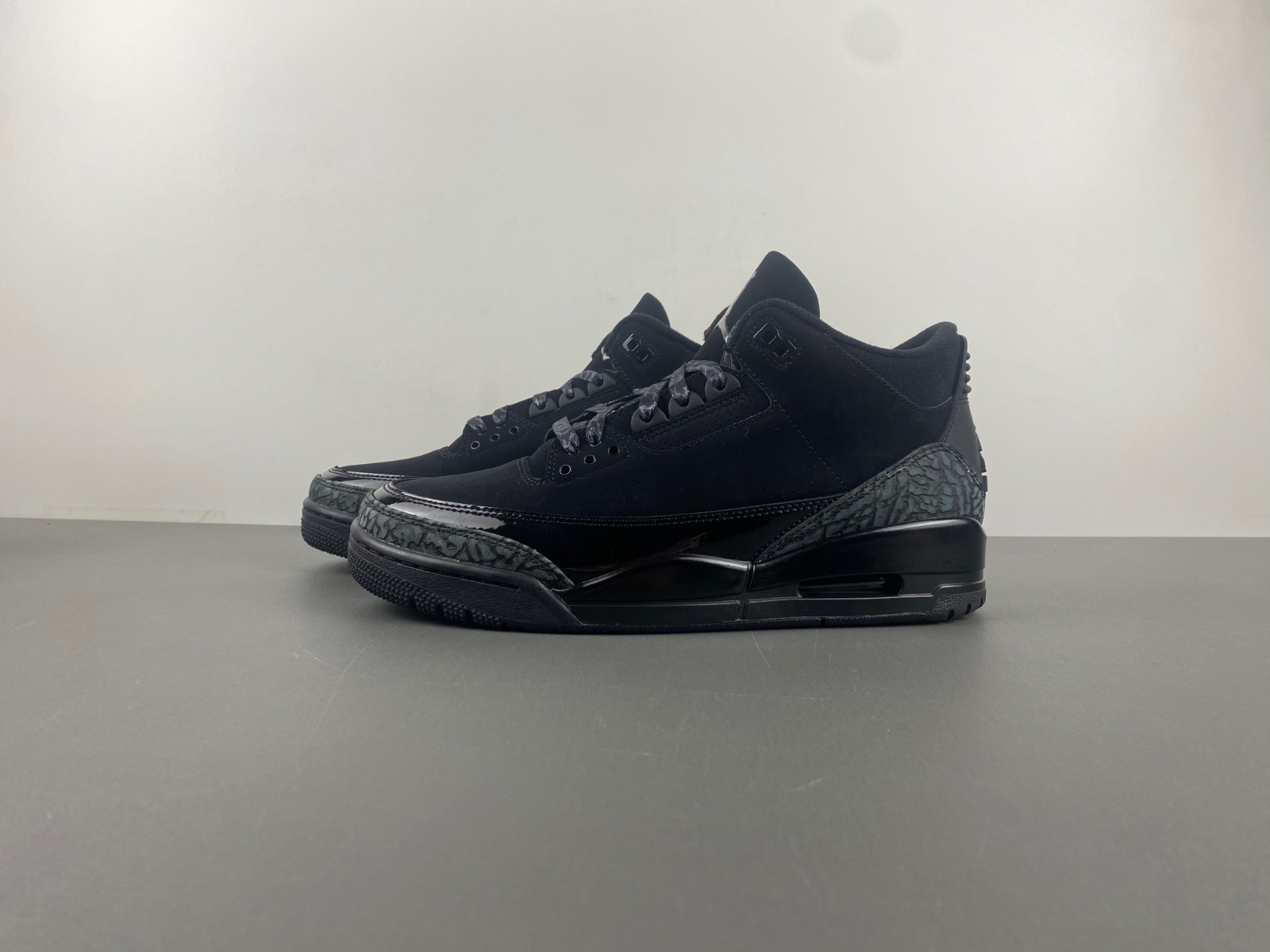 Air Jordan 3 “Black Cat”CT8532-001