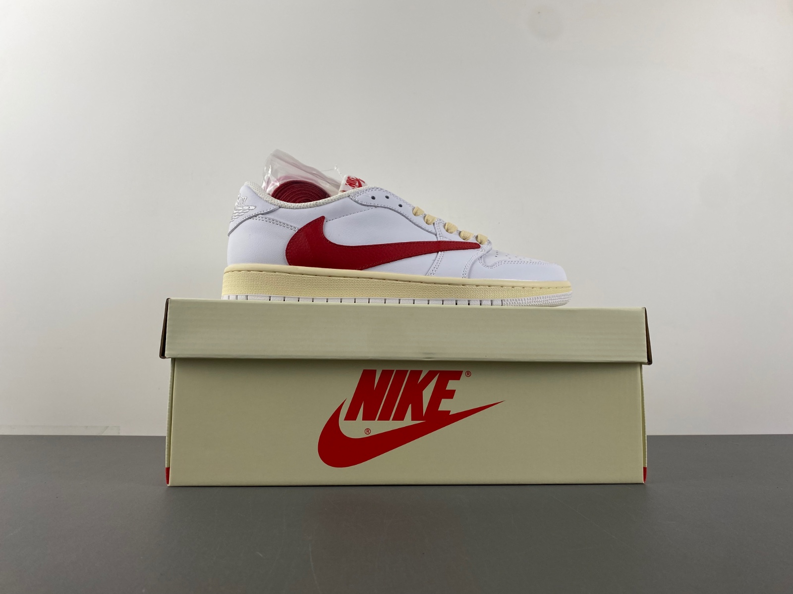 Travis Scott x Air Jordan CQ4277-113