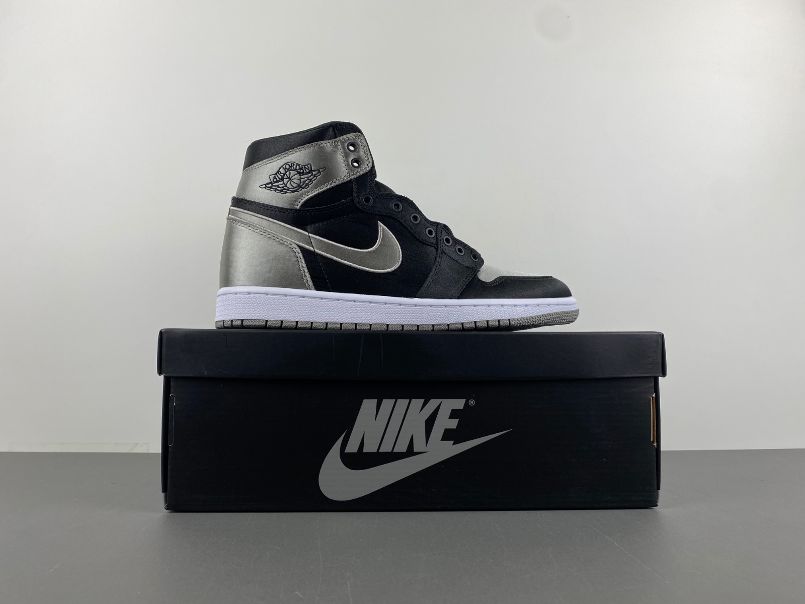 Air Jordan 1 Retro High OG FD4810-010