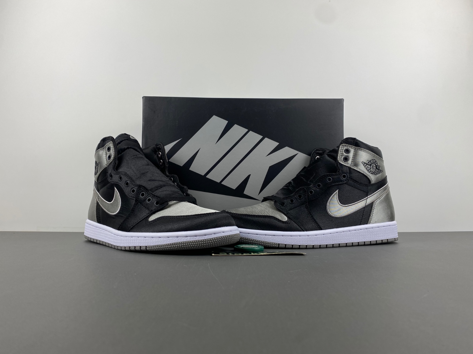 Air Jordan 1 Retro High OG FD4810-010