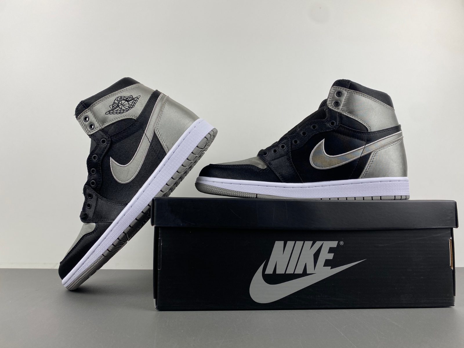 Air Jordan 1 Retro High OG FD4810-010