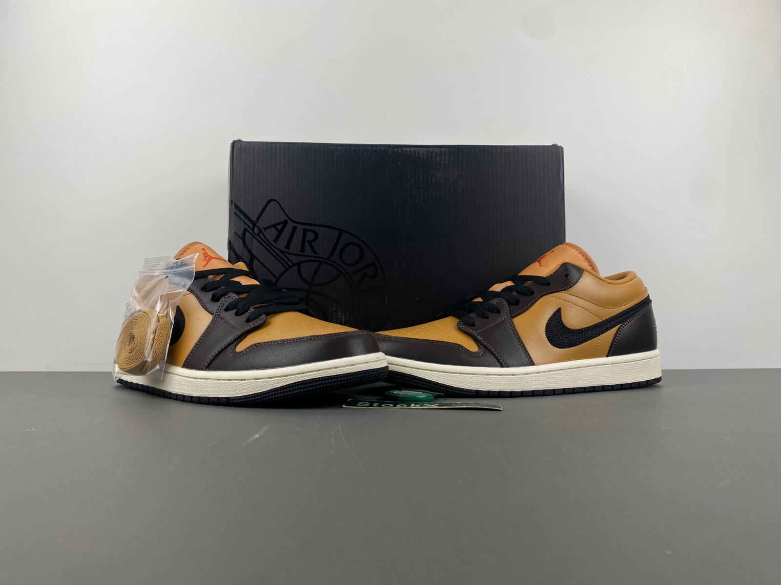 Air Jordan 1 Low Flax Baroque Brown HQ3603-201