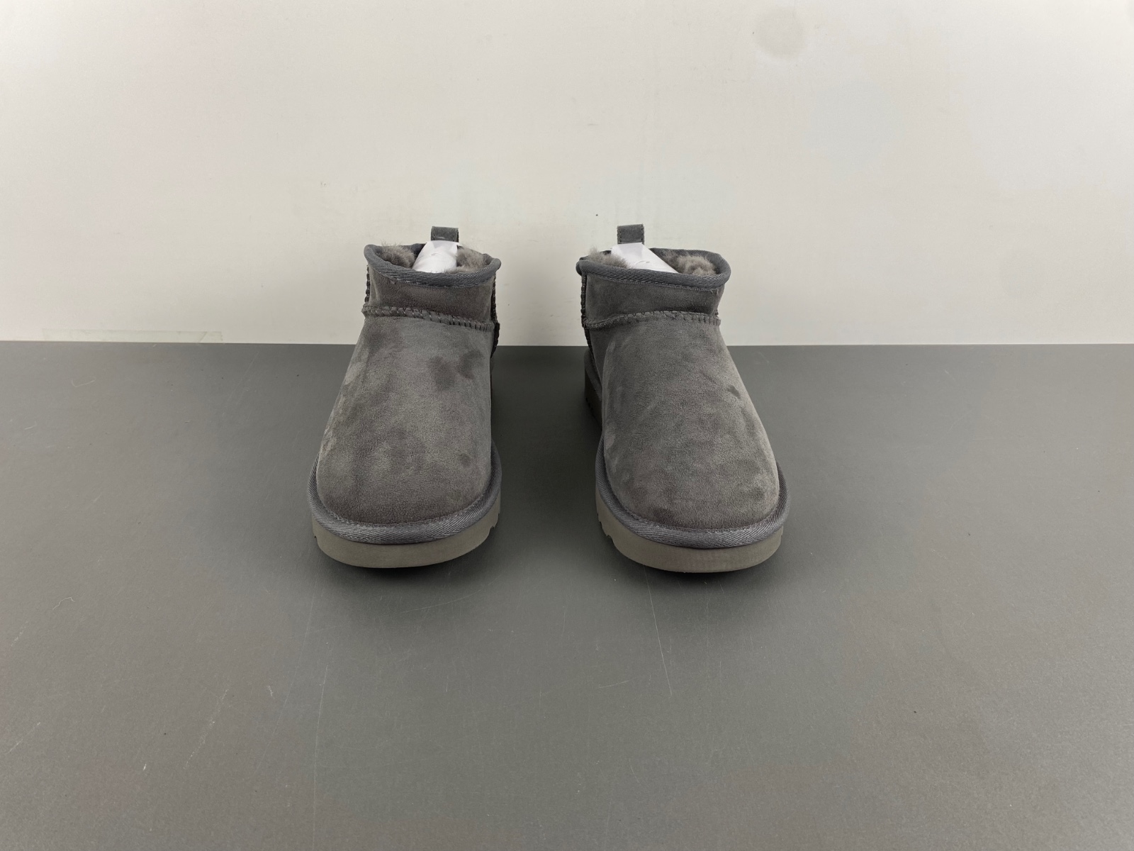 UGG  gray  W/1116109