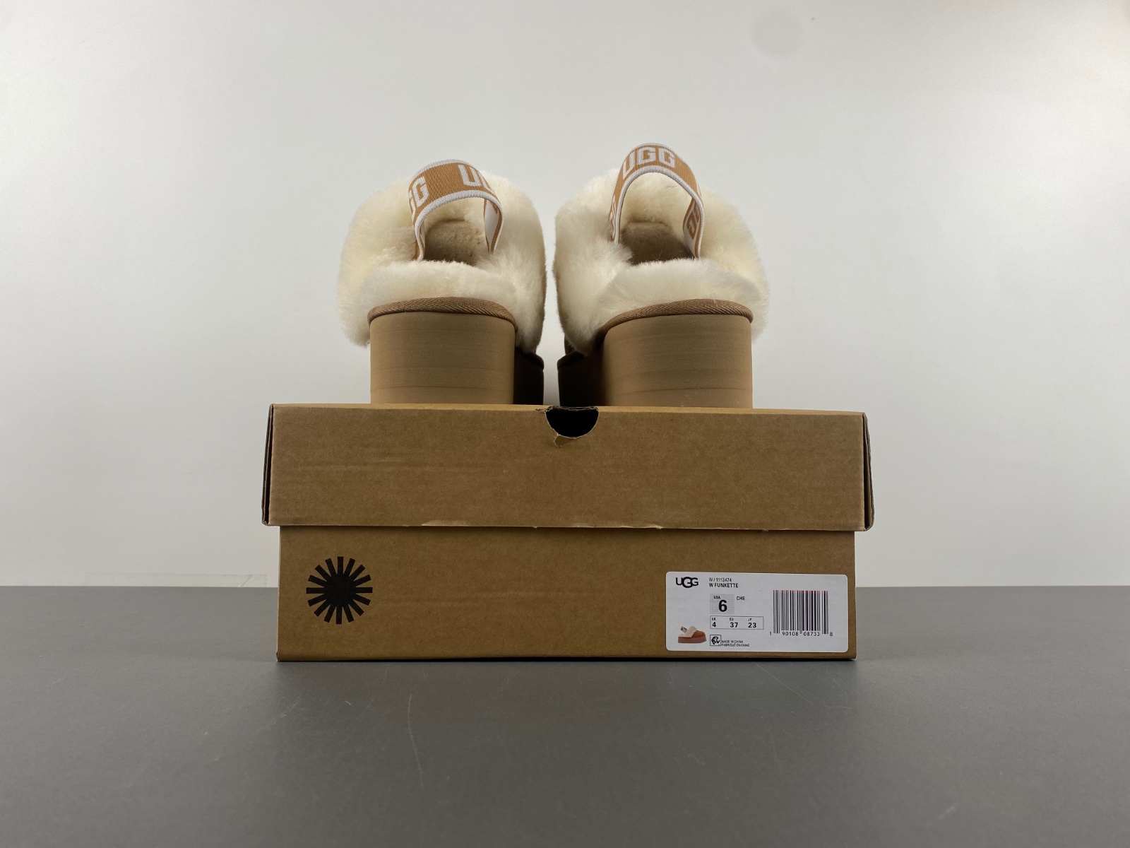 UGG  The head has a thick bottom  W/1113474