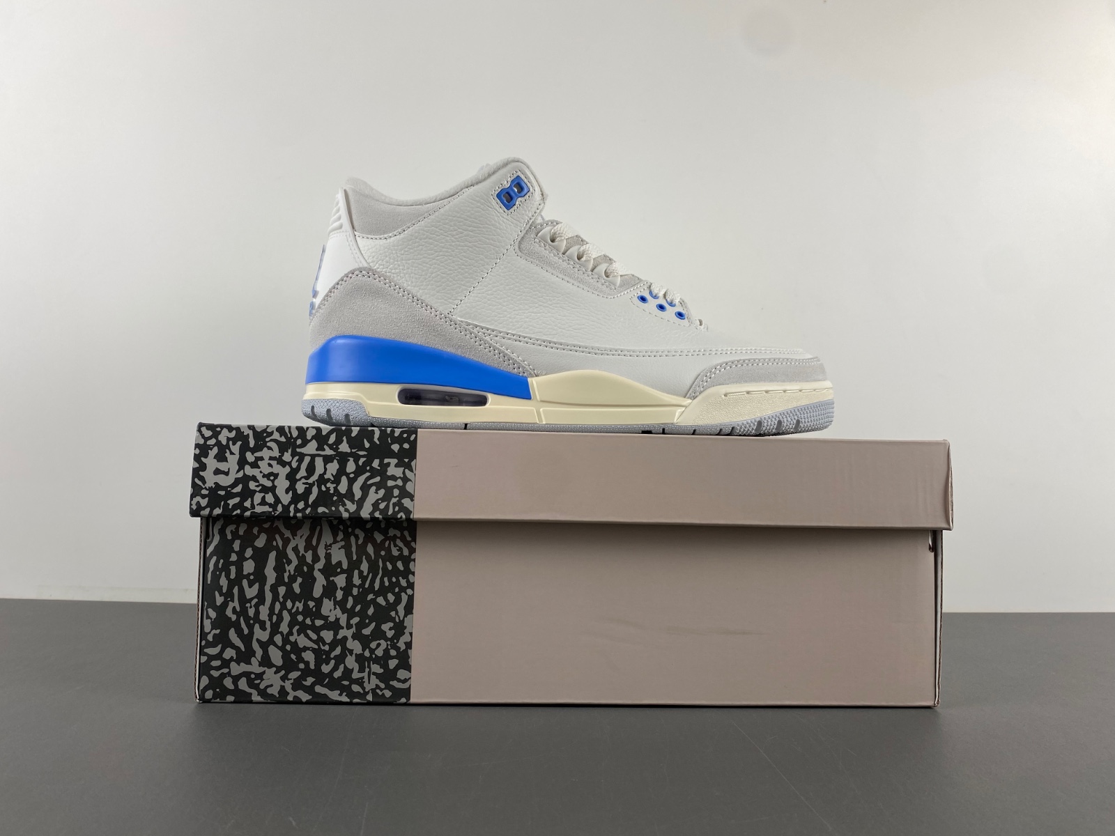 Air Jordan 3 “Lucky Shorts”CT8532-101