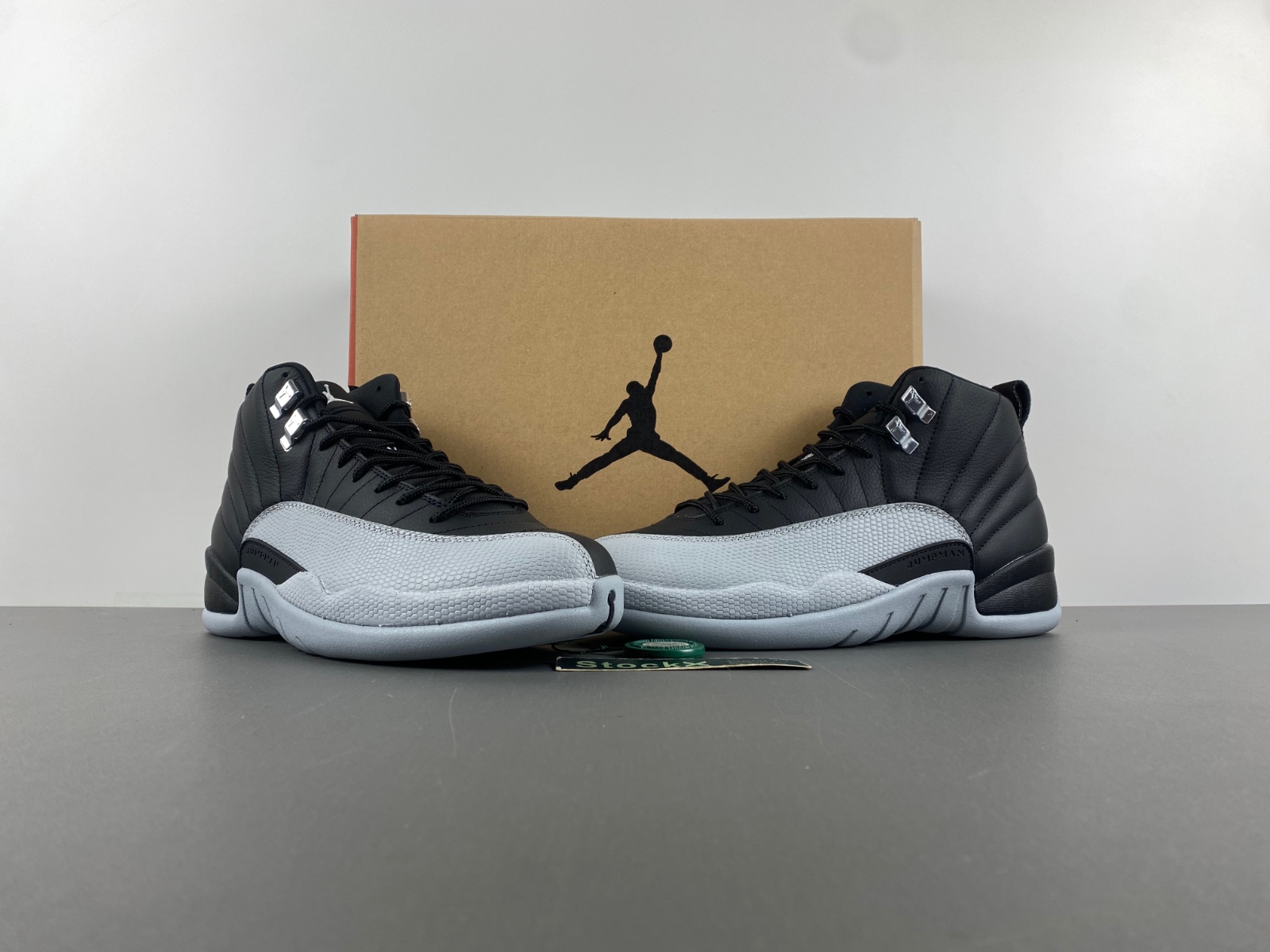 Jordan 12 Retro Barons CT8013-010