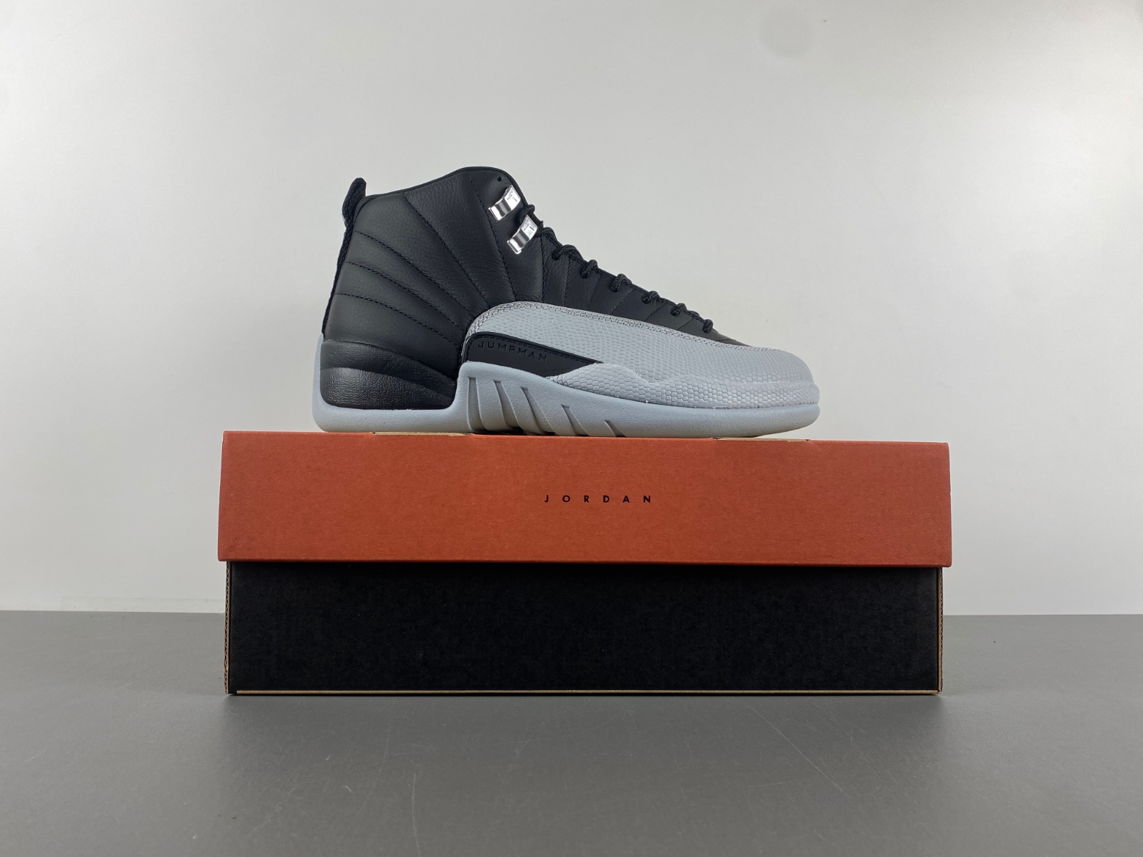 Jordan 12 Retro Barons CT8013-010