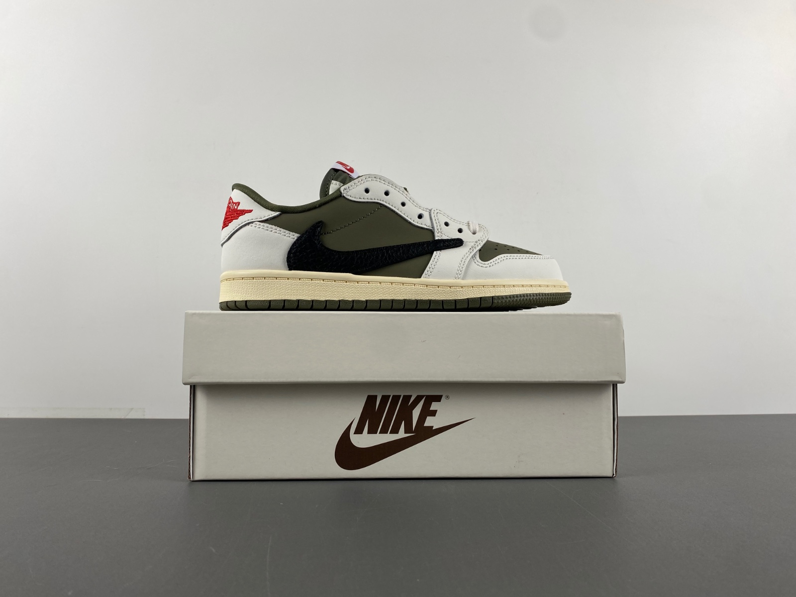 Jordan 1 Retro Low OG SP Travis Scott Medium Olive DO5442-200