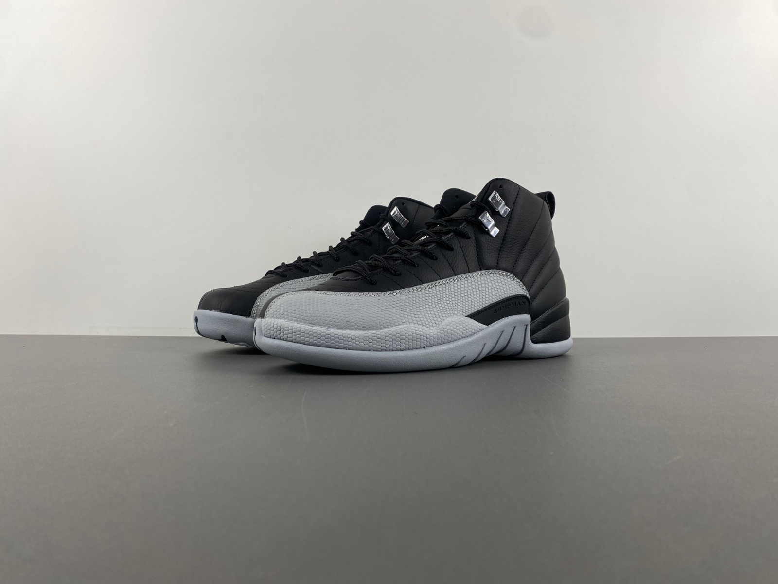 Jordan 12 Retro Barons CT8013-010