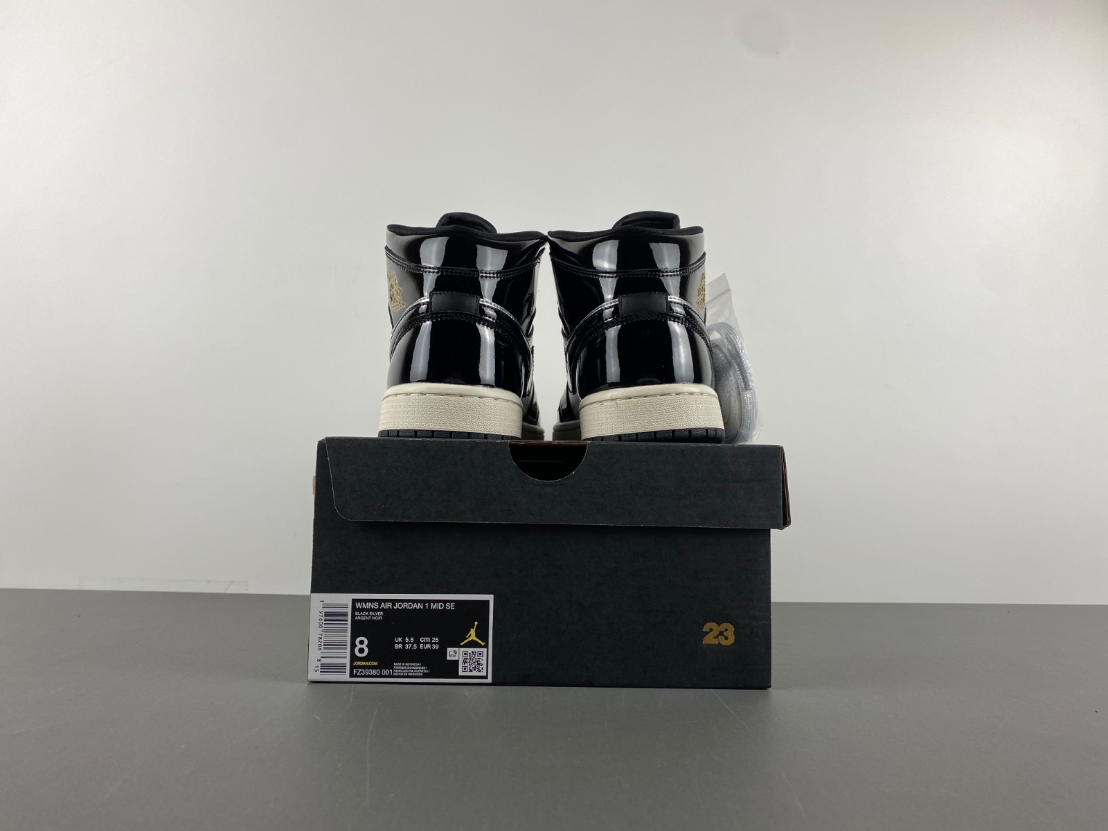 Air Jordan 1 Mid SE  FZ39380-001