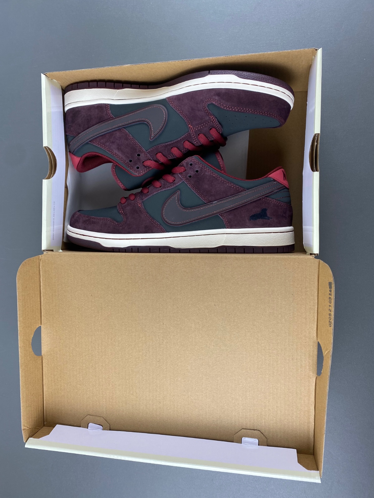 Riot Skateshop x Nike SB Dunk Low 2025  FZ1289-200