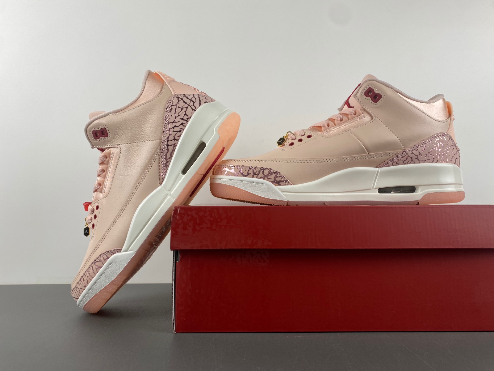 Air Jordan 3 WMNS HJ0178-600