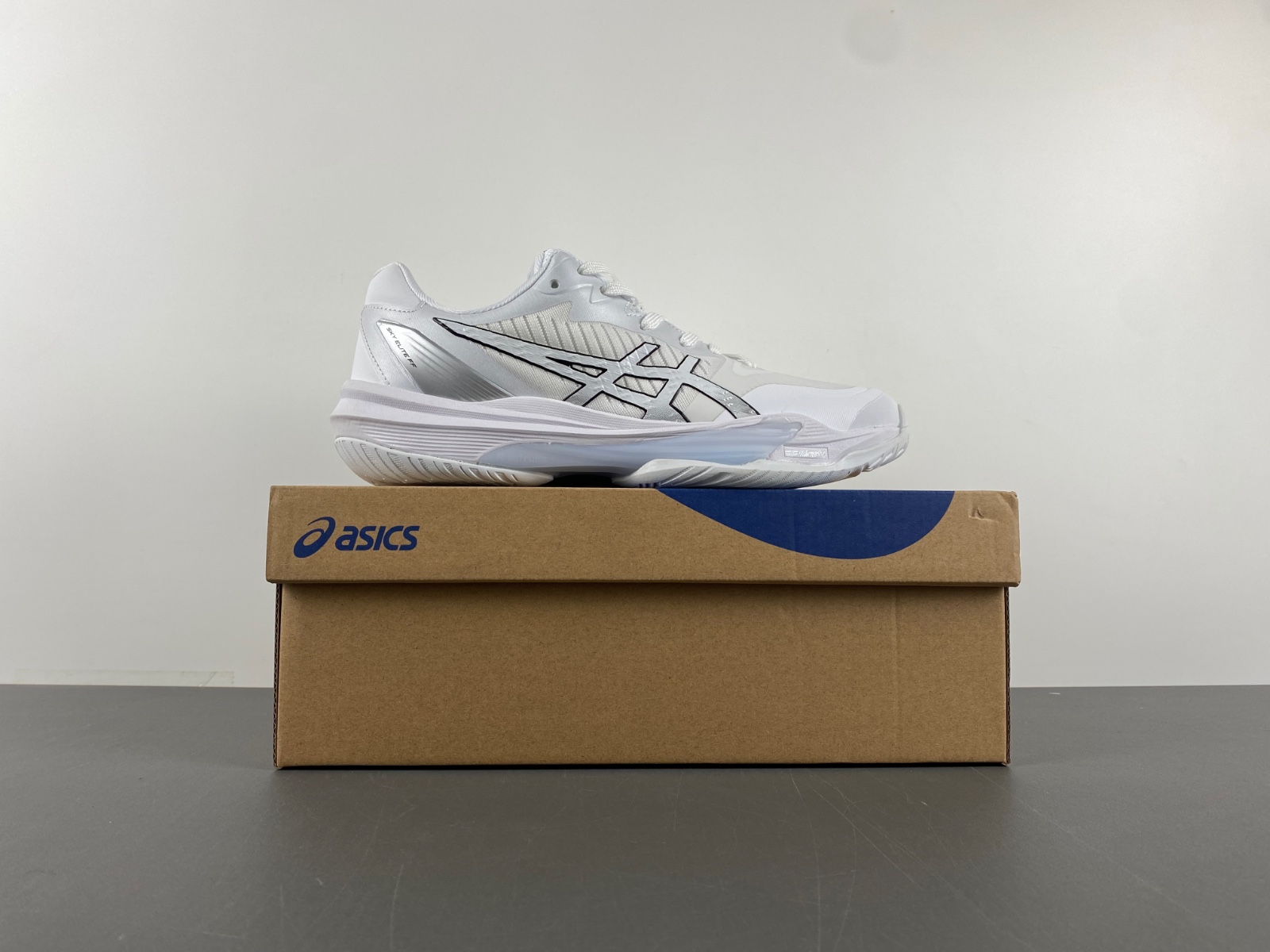 ASICS all white silver 1051A080-100