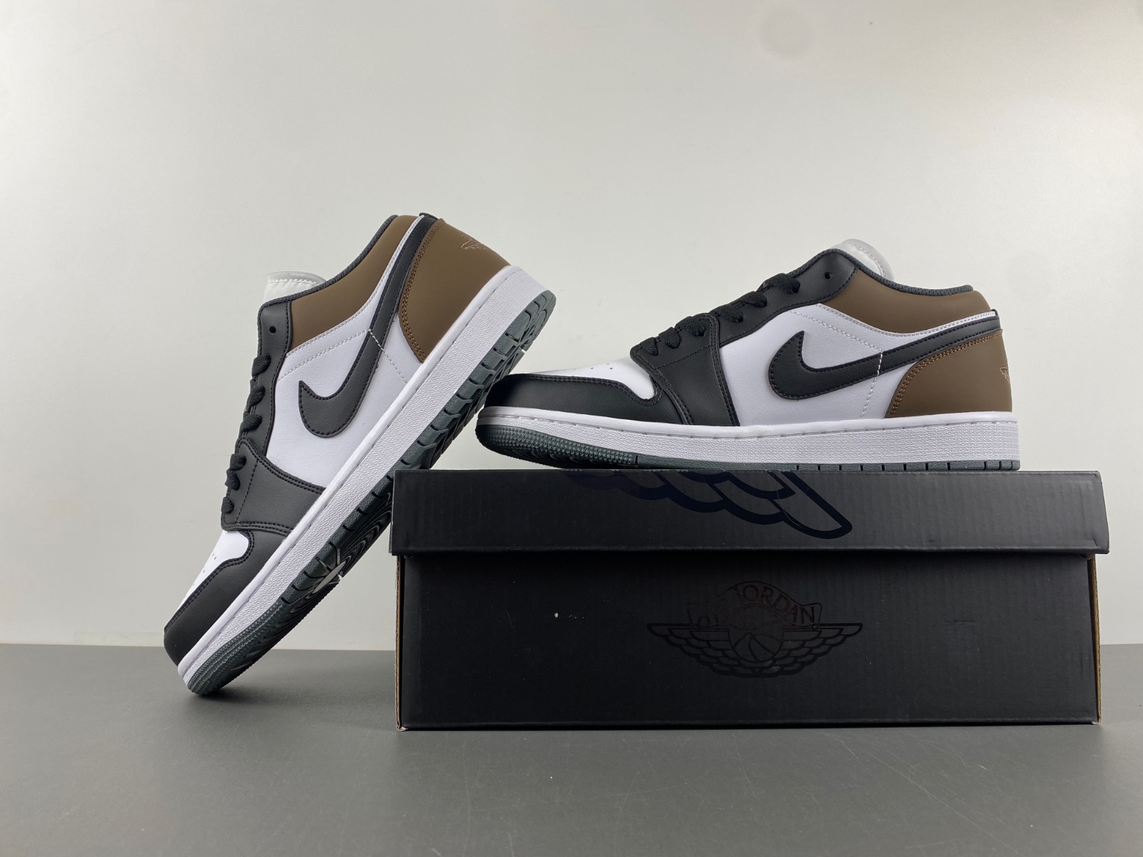 Air Jordan 1 Low 553558-152