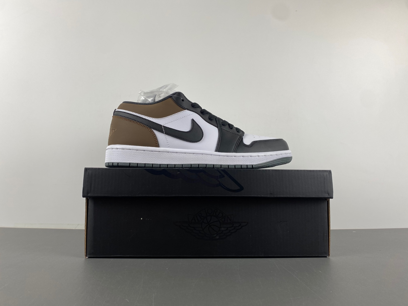 Air Jordan 1 Low 553558-152