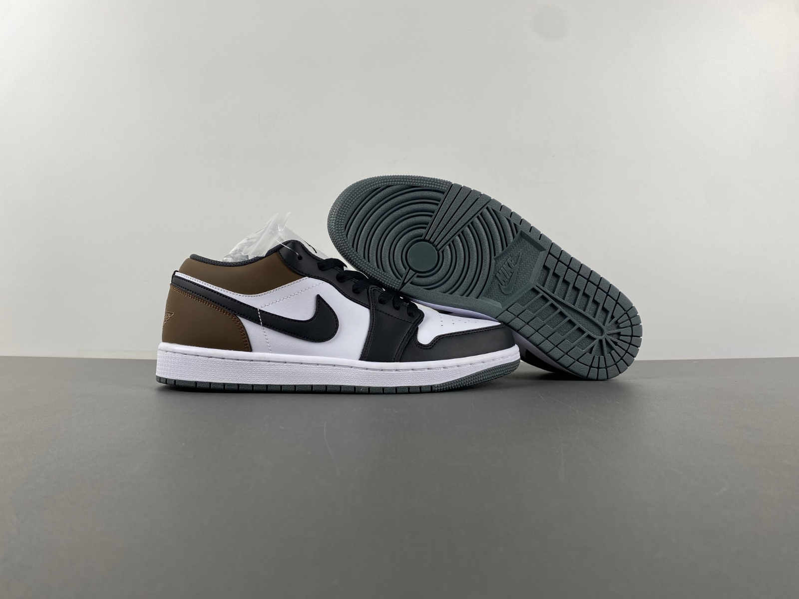 Air Jordan 1 Low 553558-152