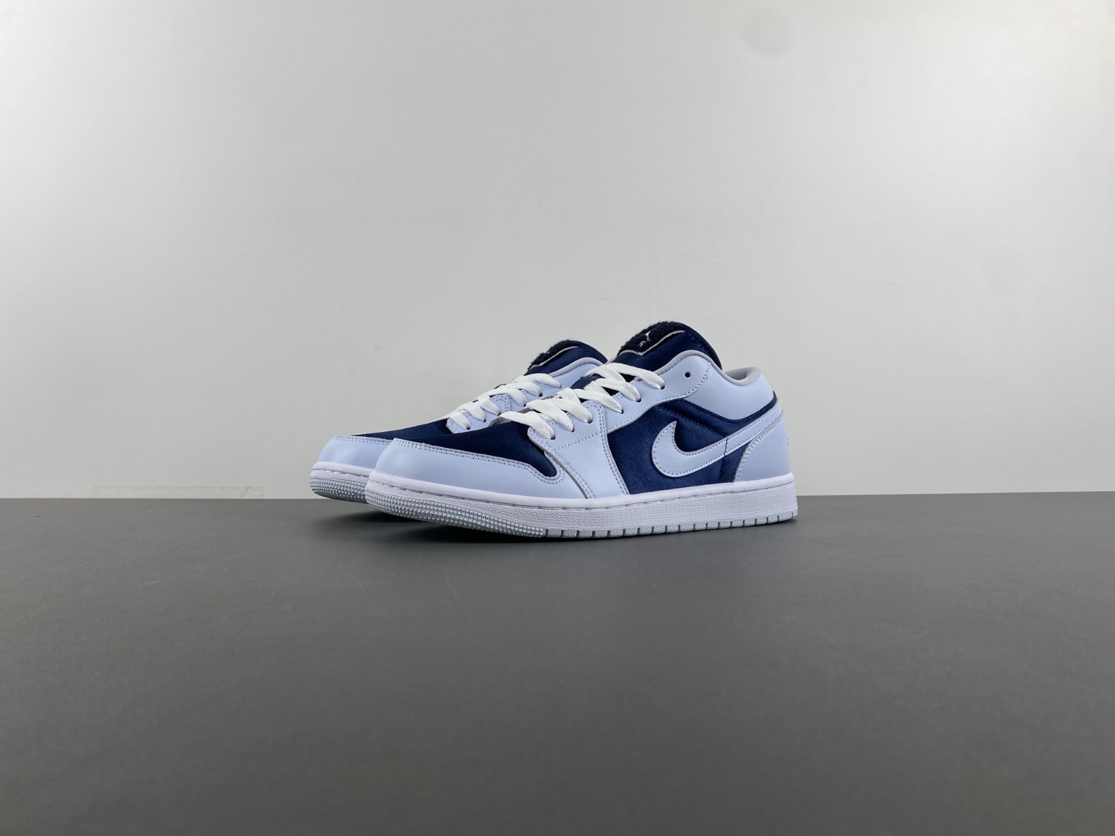 Air Jordan 1 Low SE Football Grey White Gym Red Midnight Navy FZ8778-044