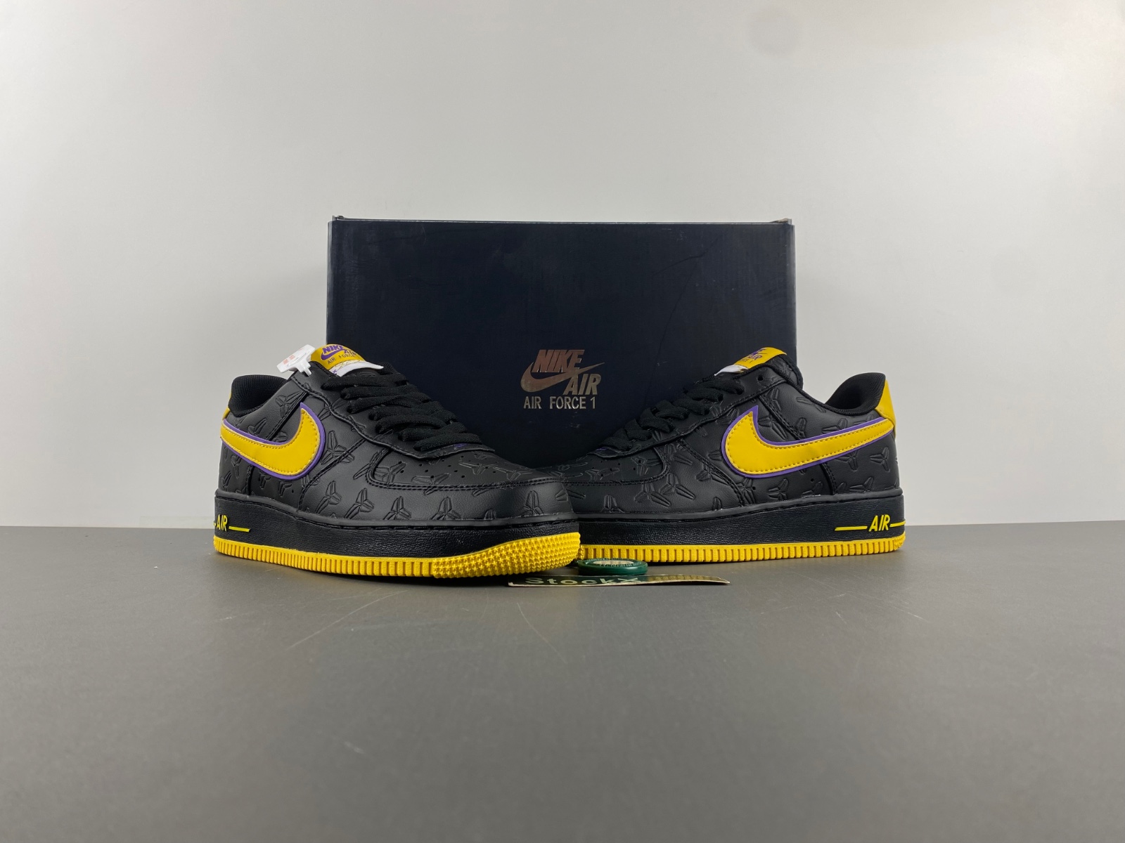 Kobe Bryant x Nike Air Force 1 Low  HV5122-001