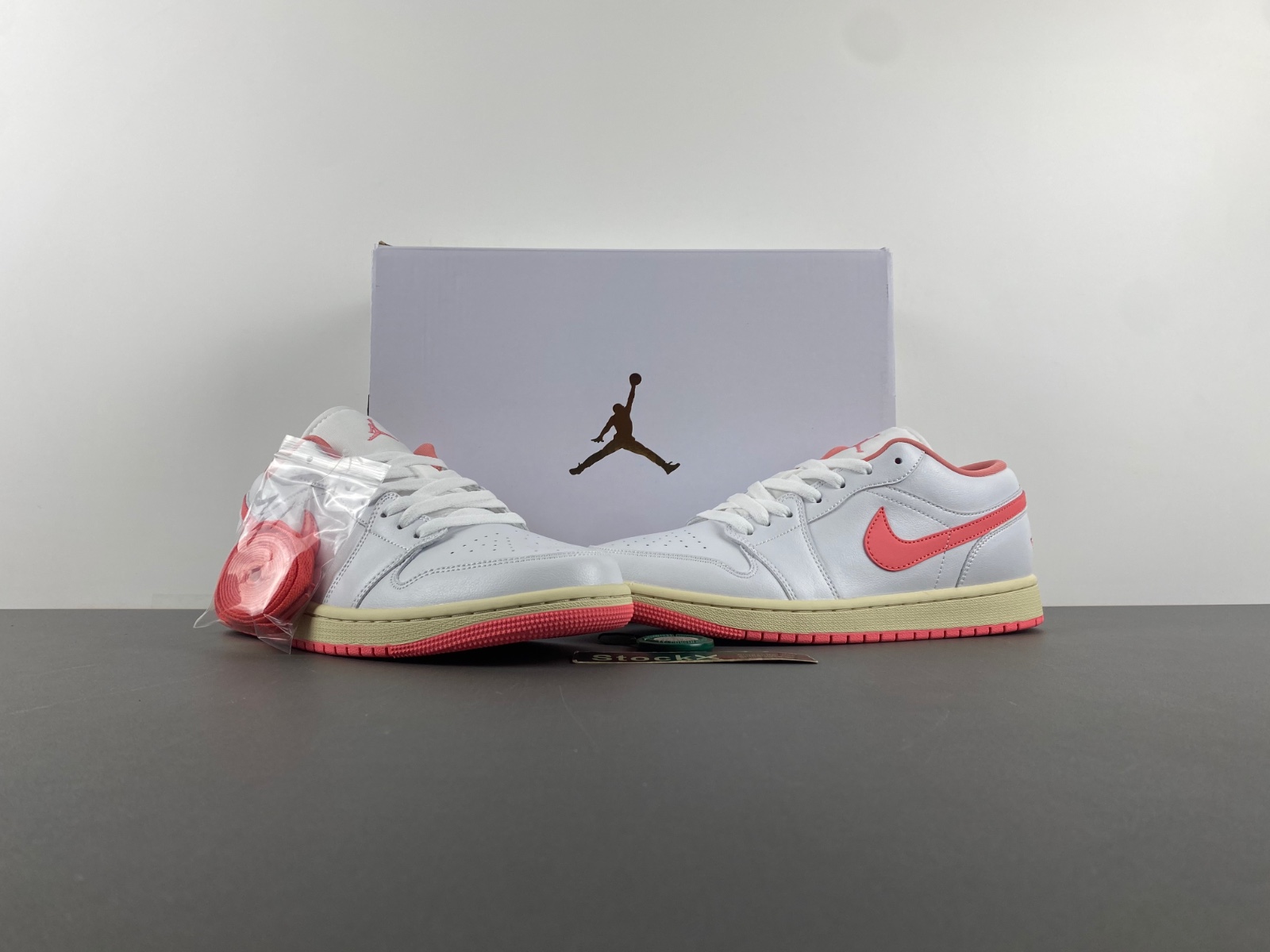 Air Jordan 1 Low DC0774-109