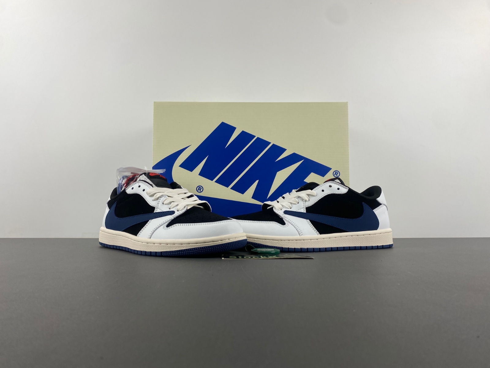 Travis Scott x Air Jordan DM7866-713
