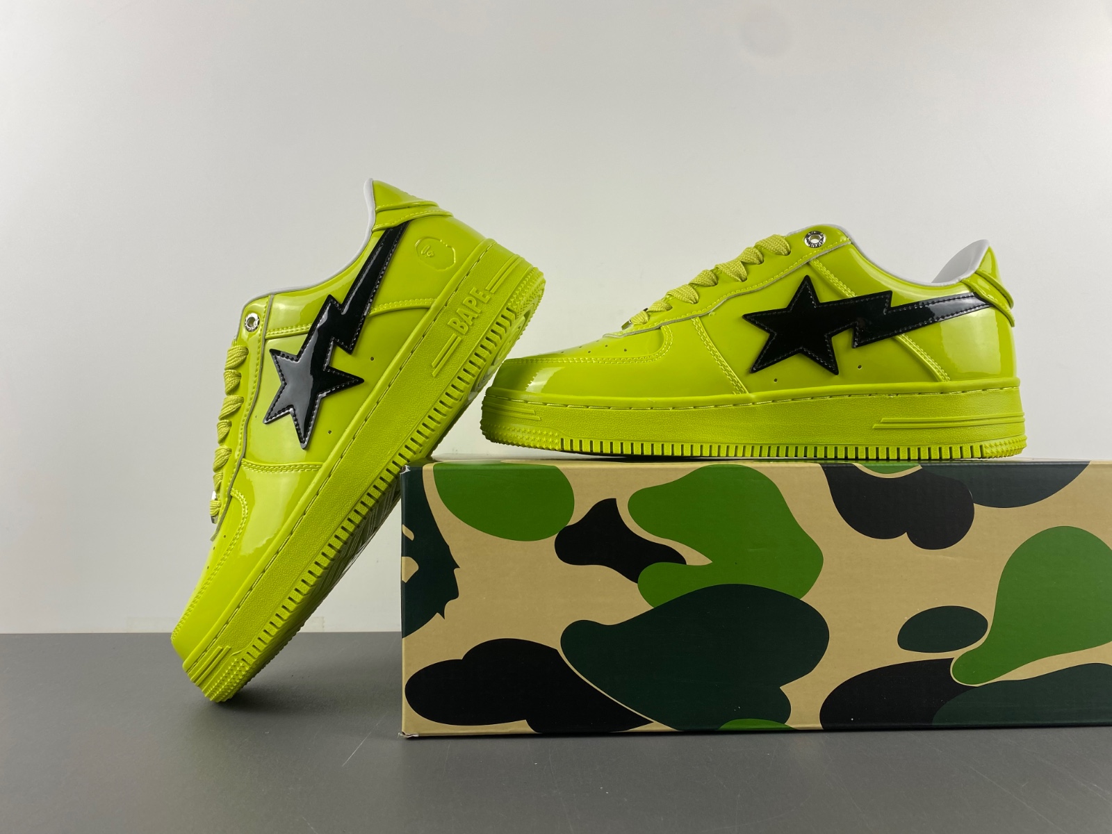 BAPE STA Fluorescent green black