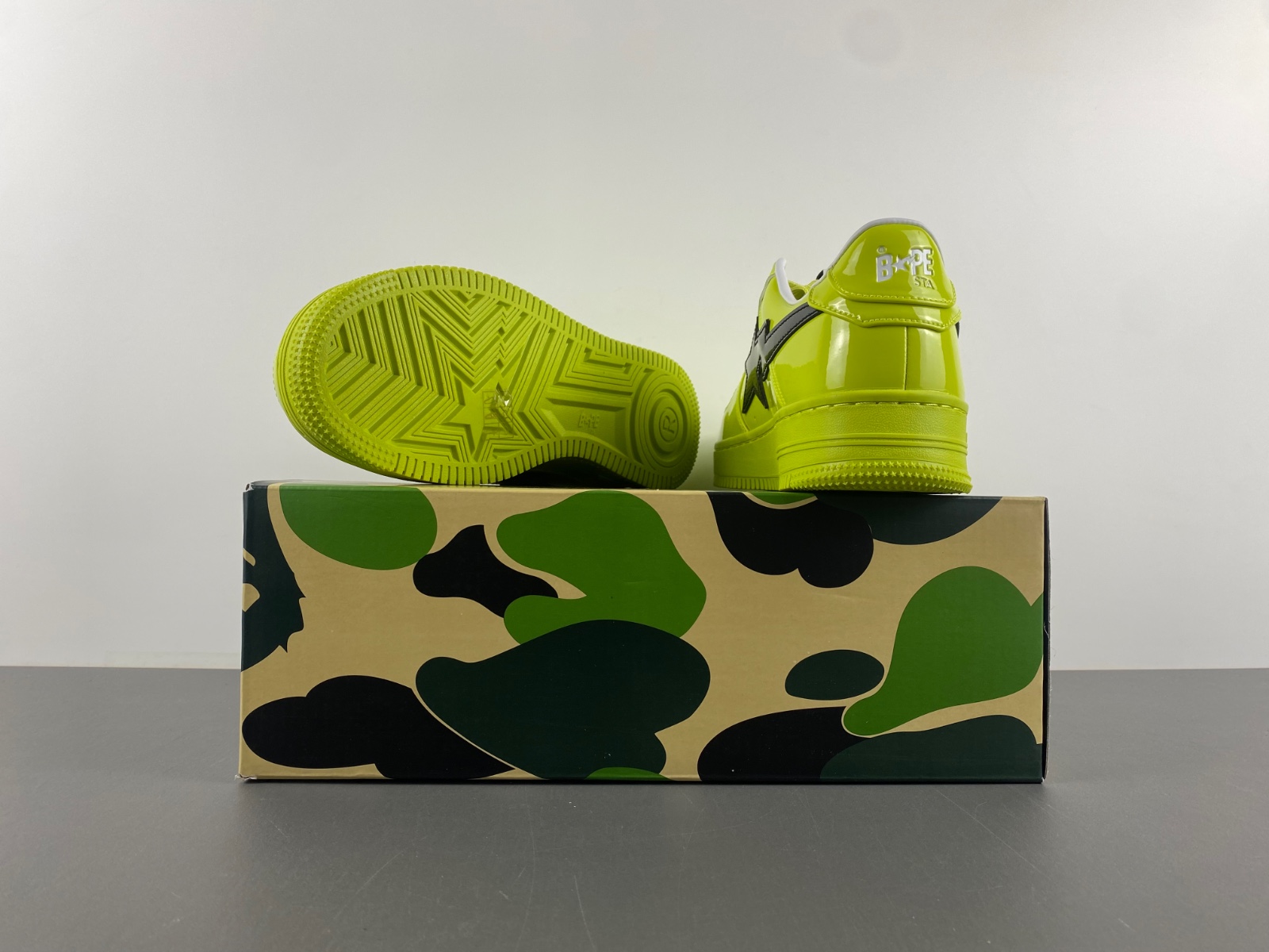 BAPE STA Fluorescent green black