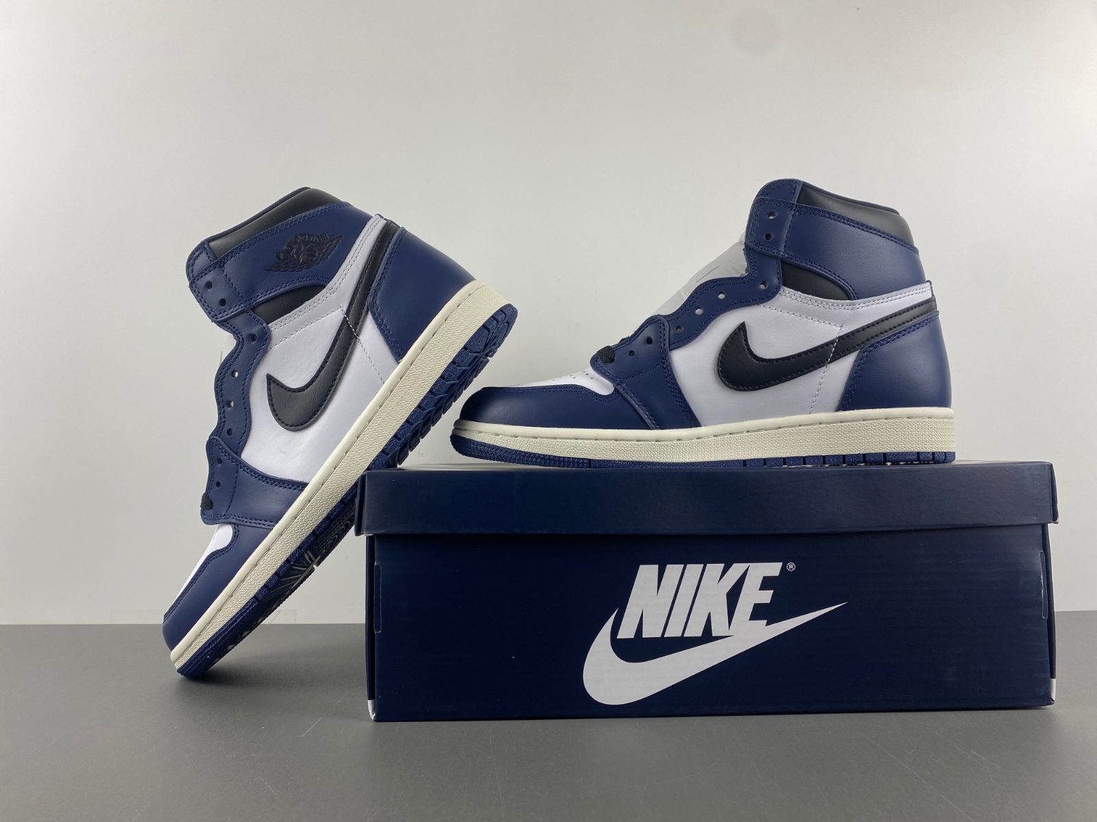 Jordan 1 Retro High OG Midnight Navy DZ5485-401