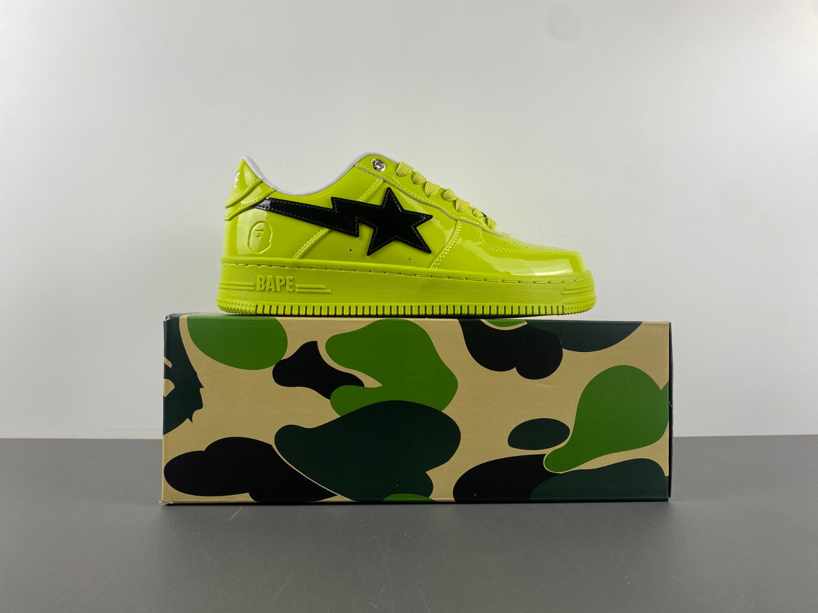 BAPE STA Fluorescent green black