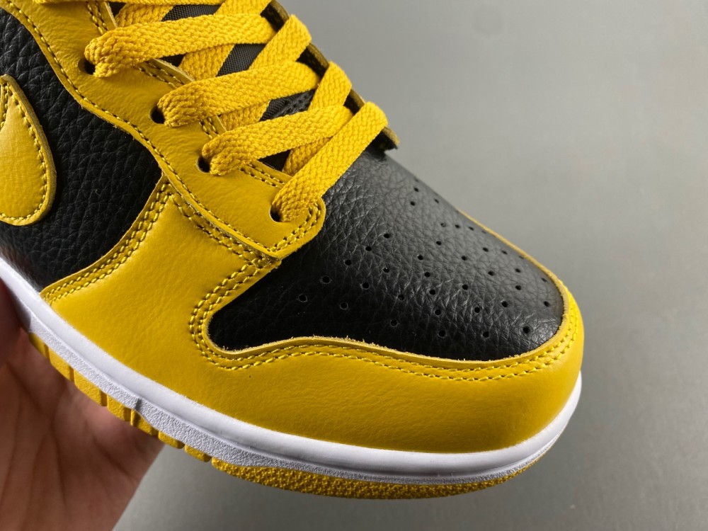 Nike Dunk High “Wu-Tang Clan”  HJ4320-001